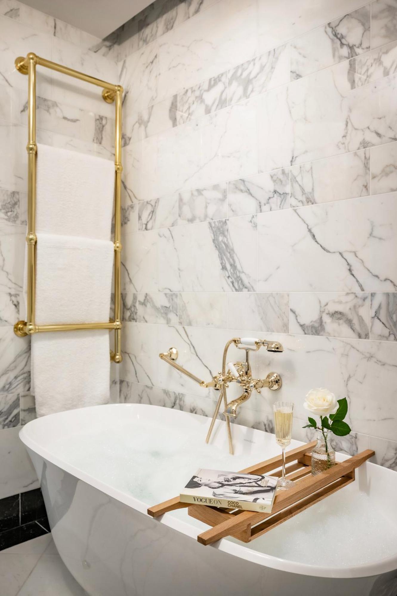 King Suite,1555275340:JPEG