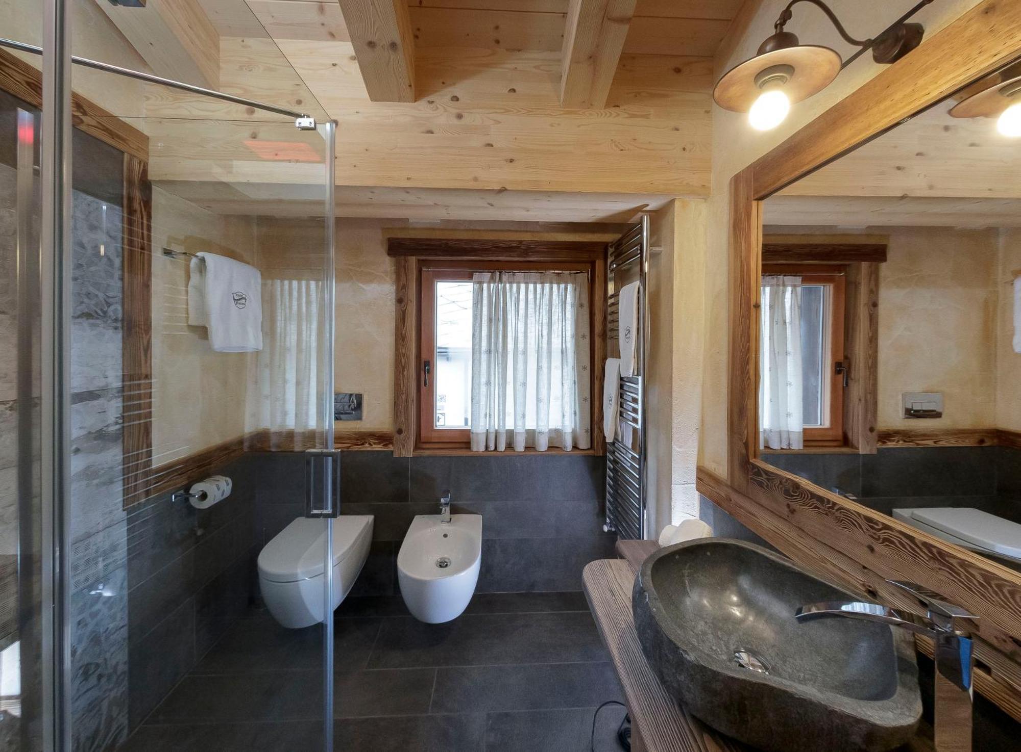 Suite Spa Access,1556400709:JPEG