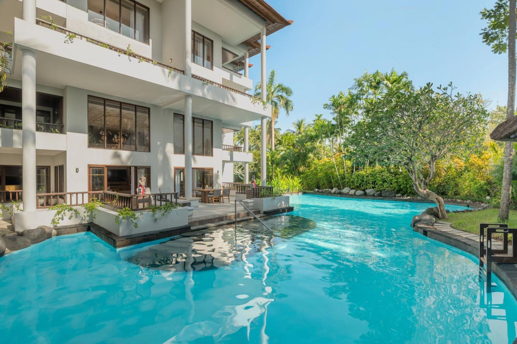 Imperial Suite 2 Bedroom Bi-level Suite Ocean View Daily Activity