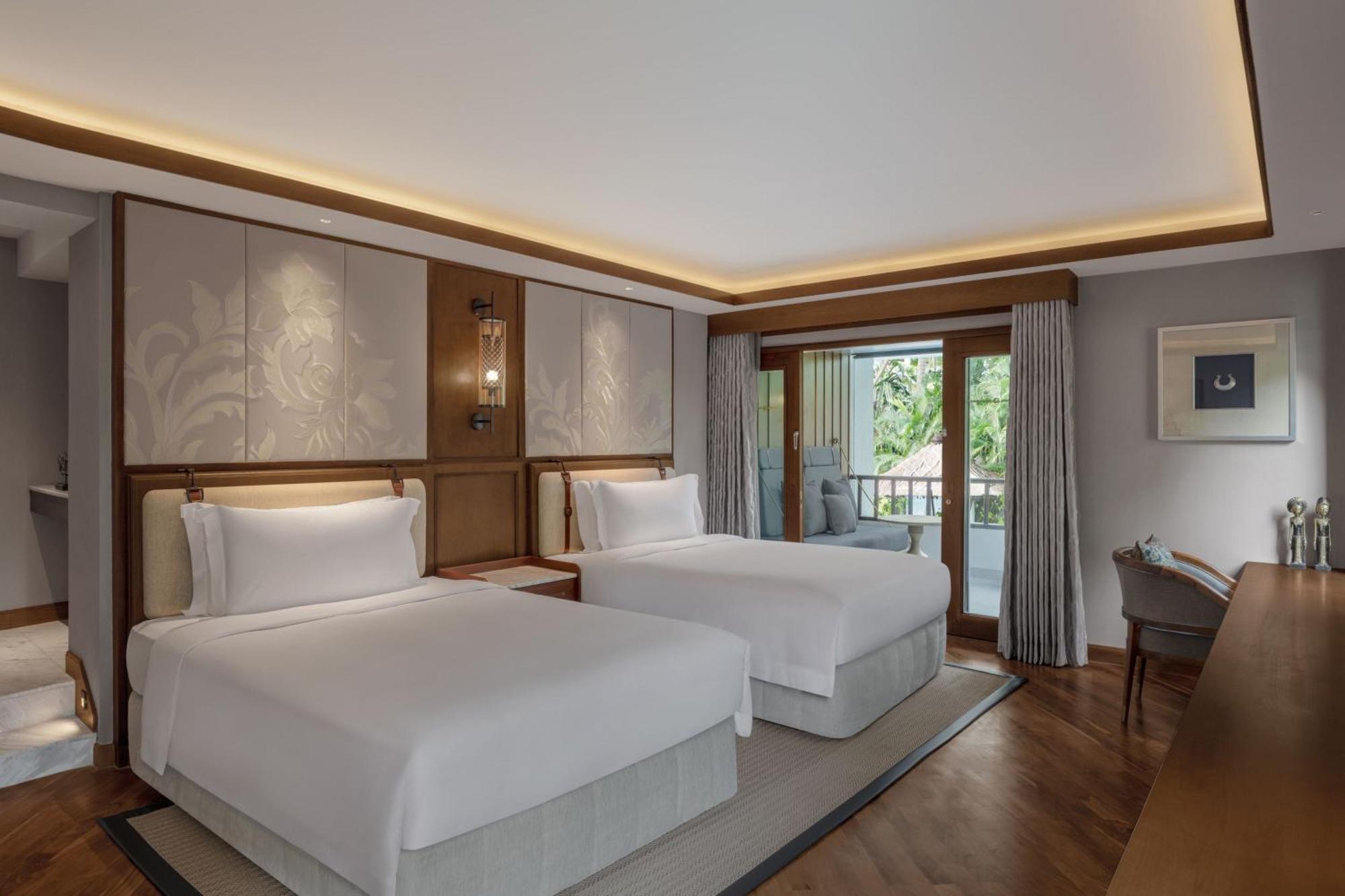 Imperial Suite 2 Bedroom Bi-level Suite Ocean View Daily Activity