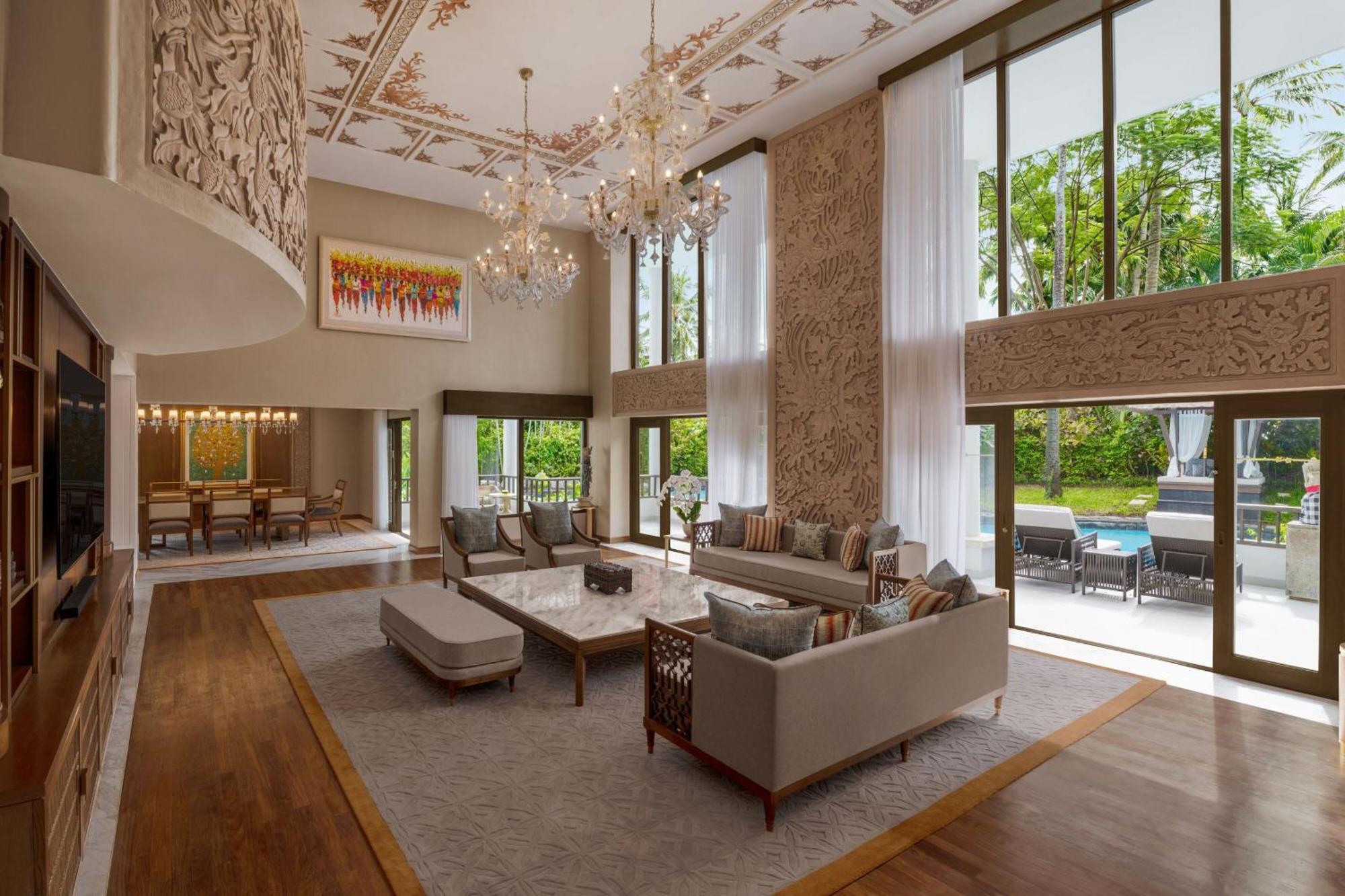 Imperial Suite 2 Bedroom Bi-level Suite Ocean View Daily Activity