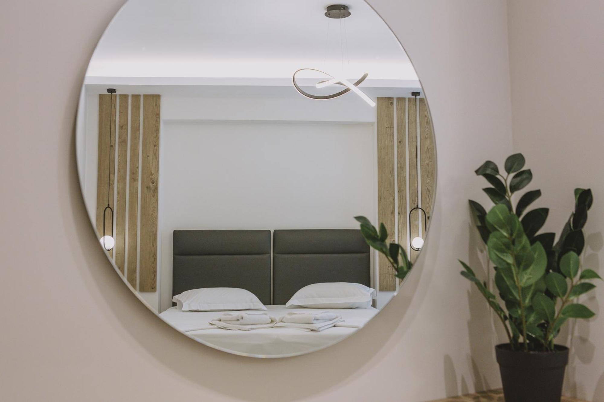 Double Room with Balcony,1556580376:JPEG