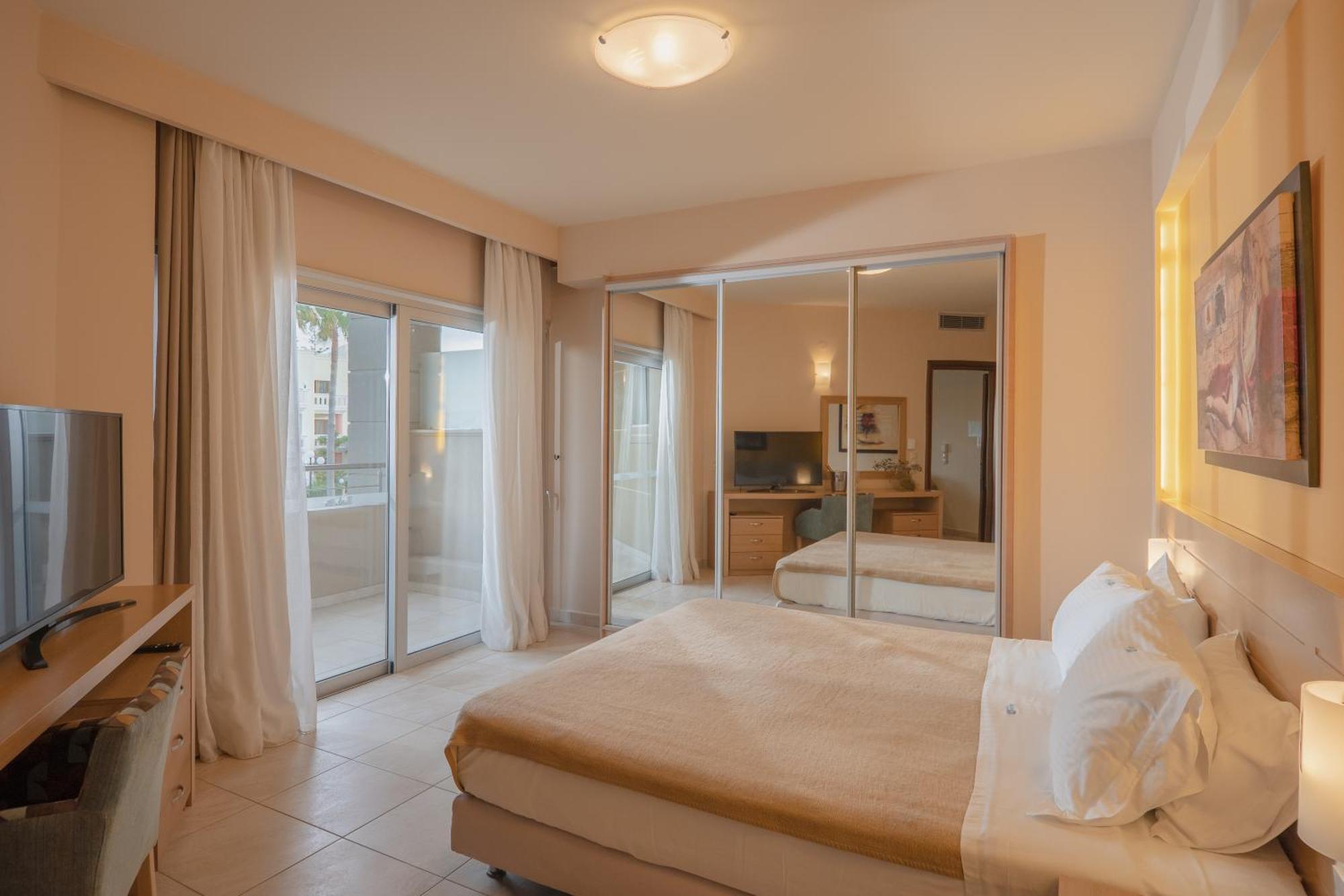 Superior Suite with Sea View,1556736178:JPEG