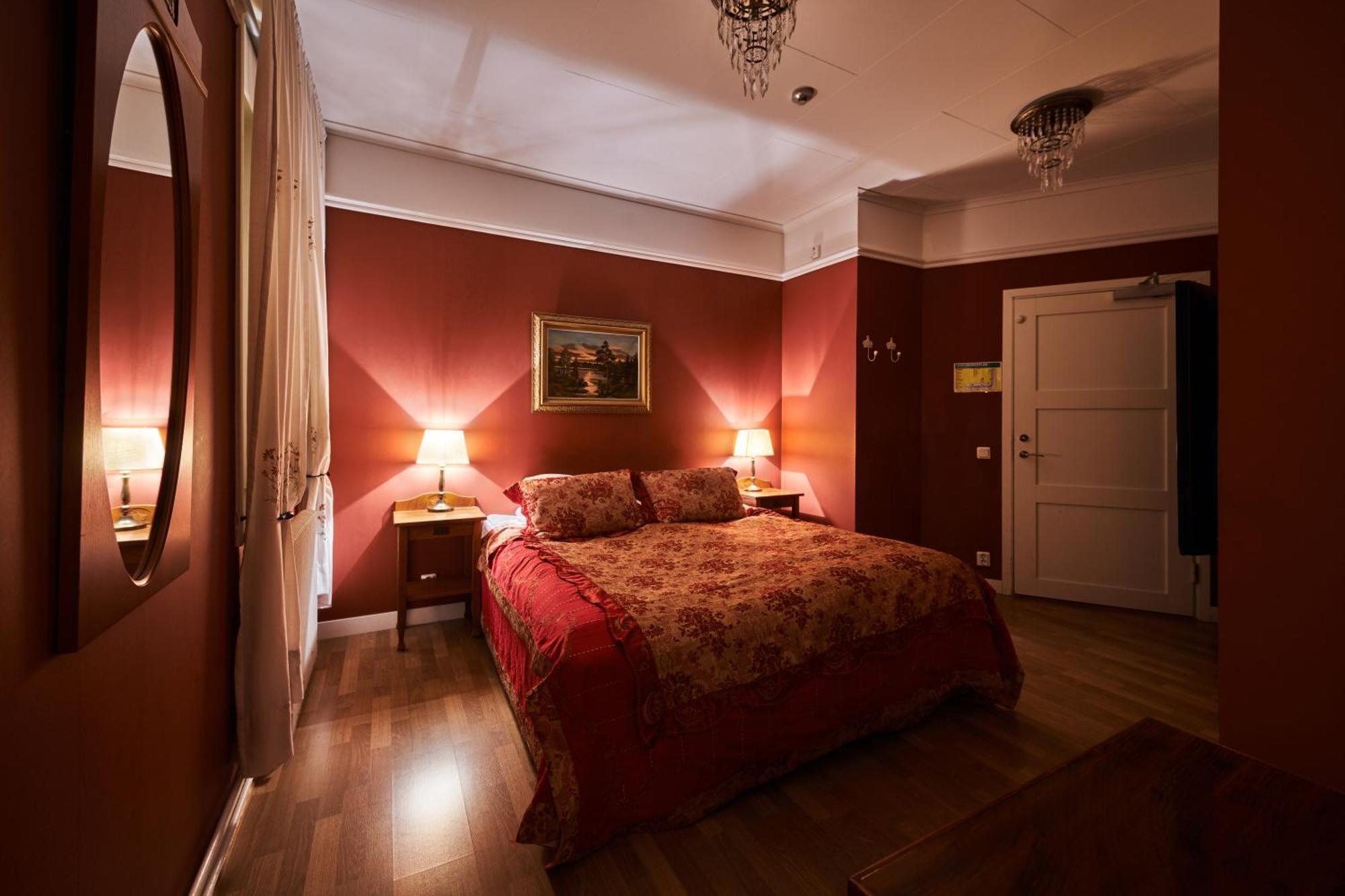 Double Room,1557337831:JPEG