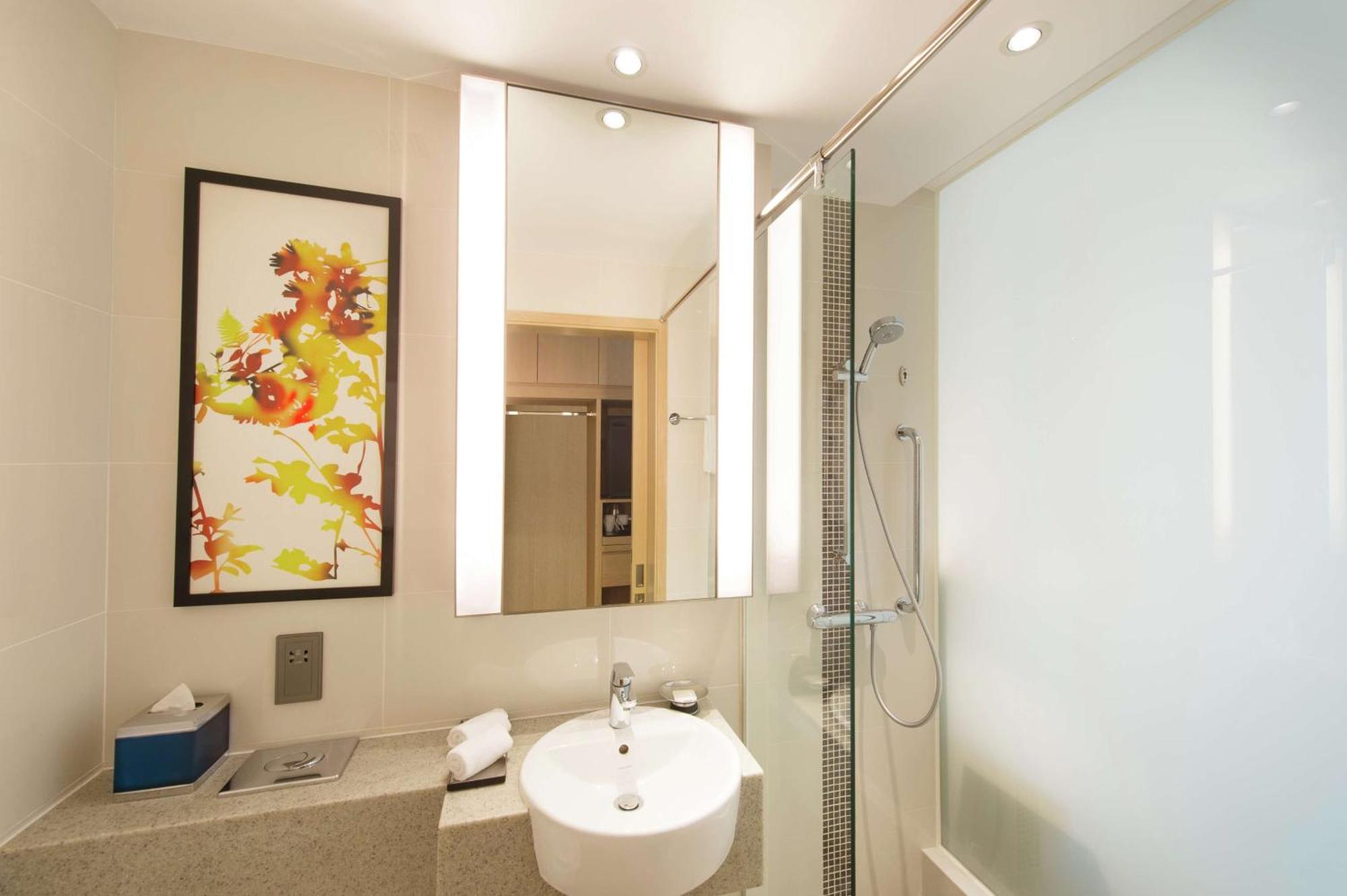Deluxe City Family Room