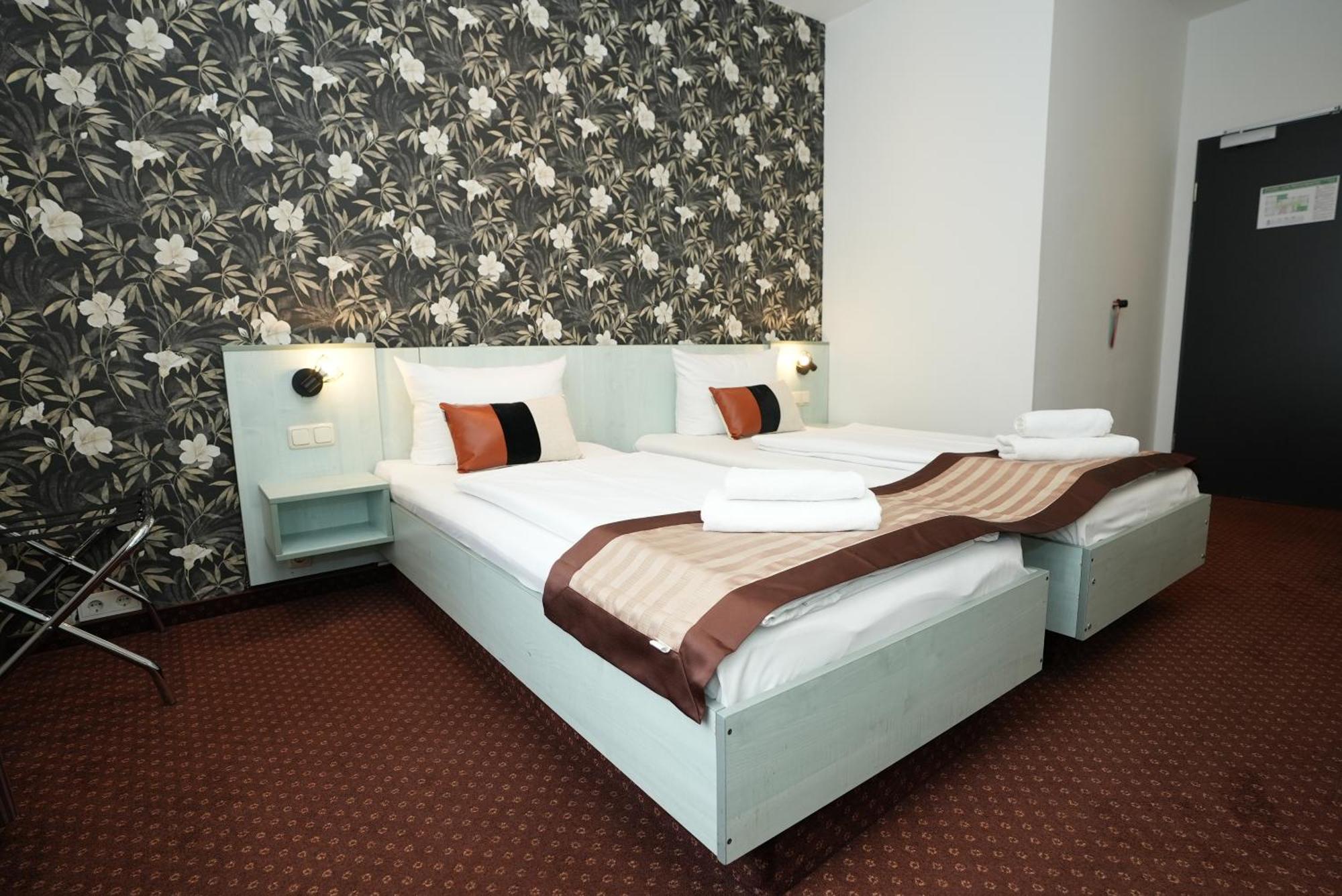 Standard Twin Room,1315331083:JPEG