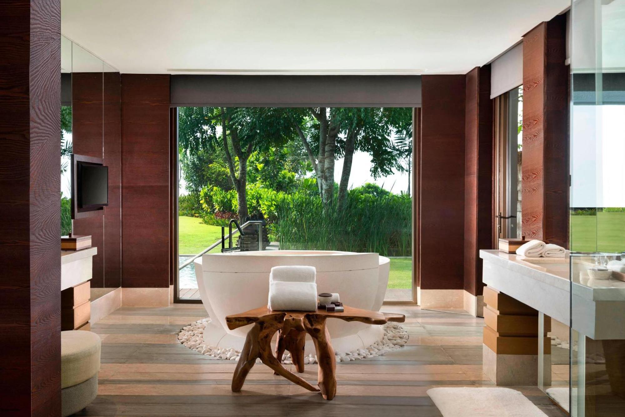 Cliff Three-Bedroom Private Pool Villa Daily Resort Activity