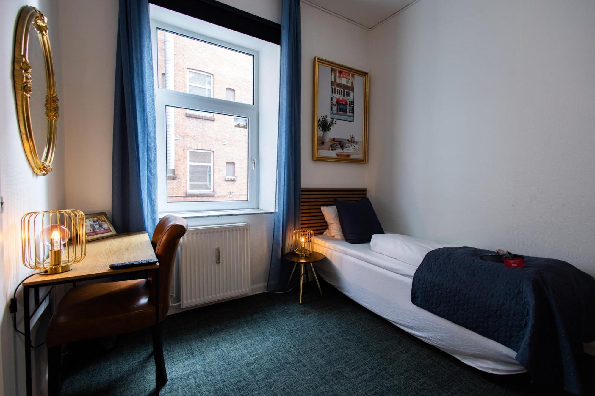 Single Room,1559636884:JPEG