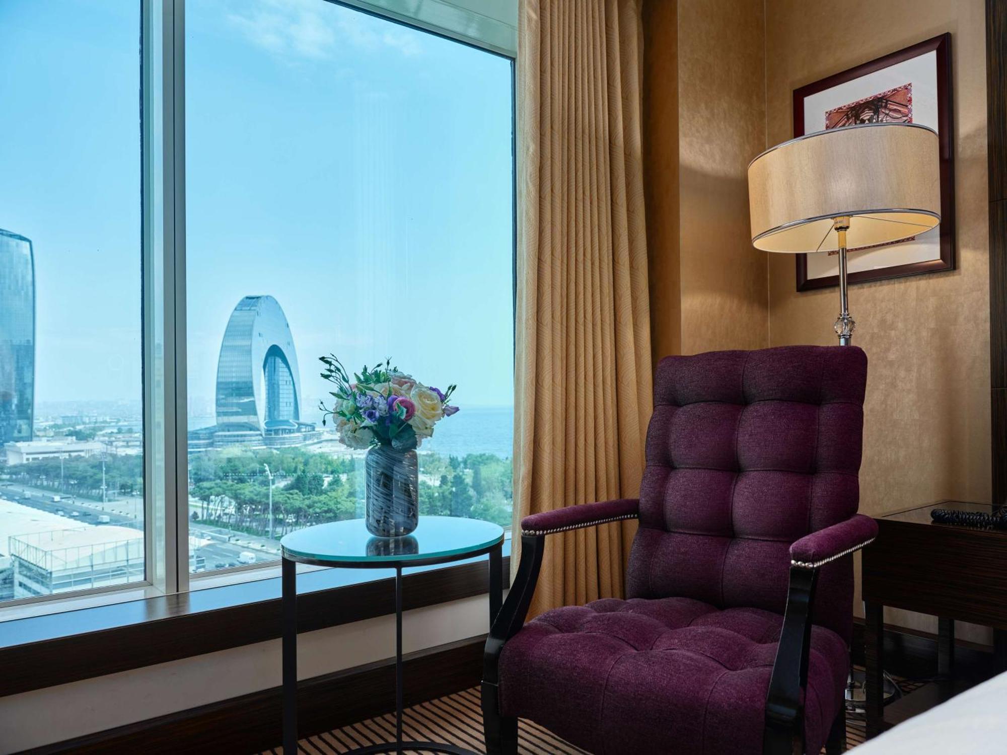Deluxe King Room City View