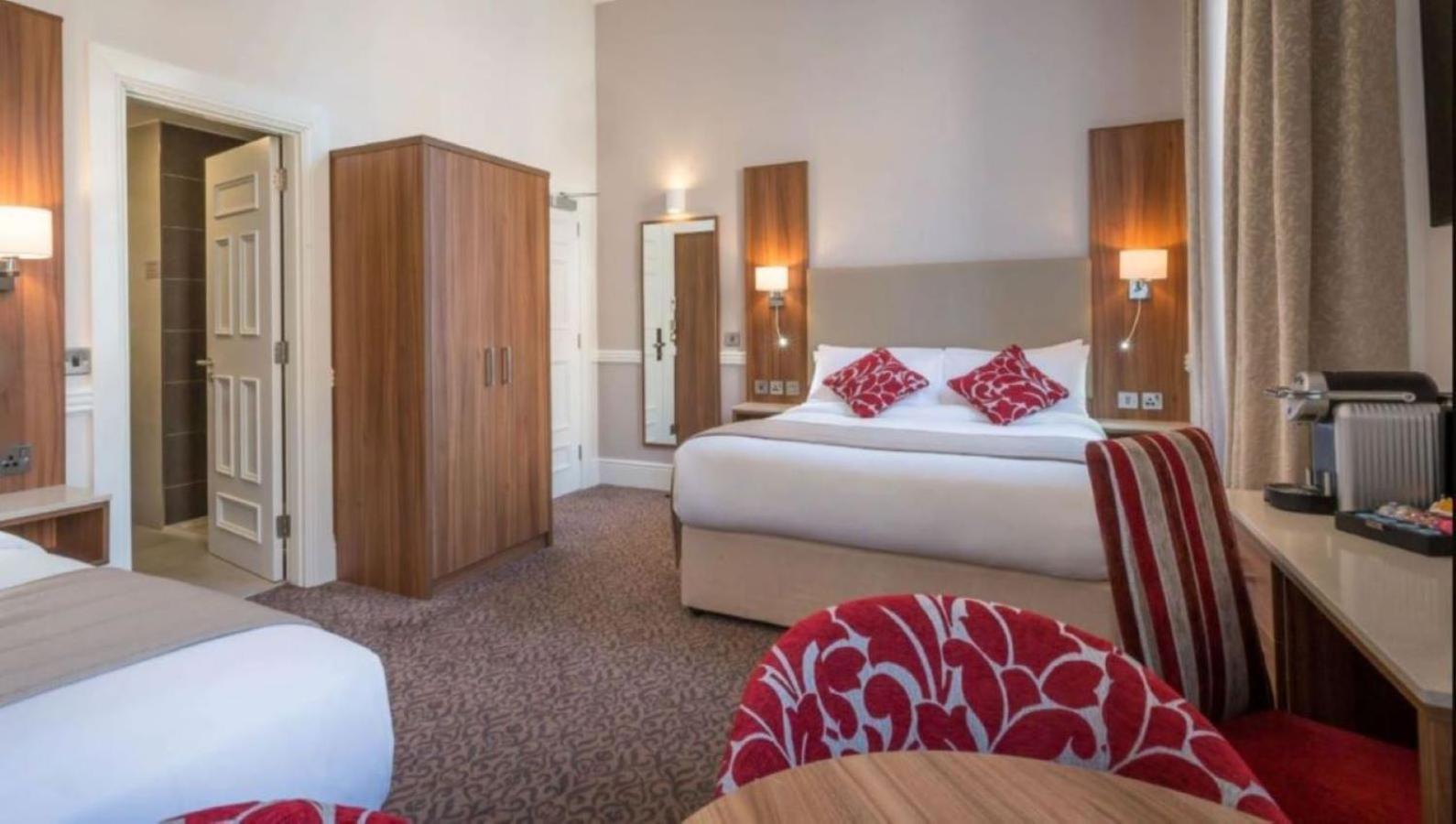 Double & Single Room,972957274:JPEG