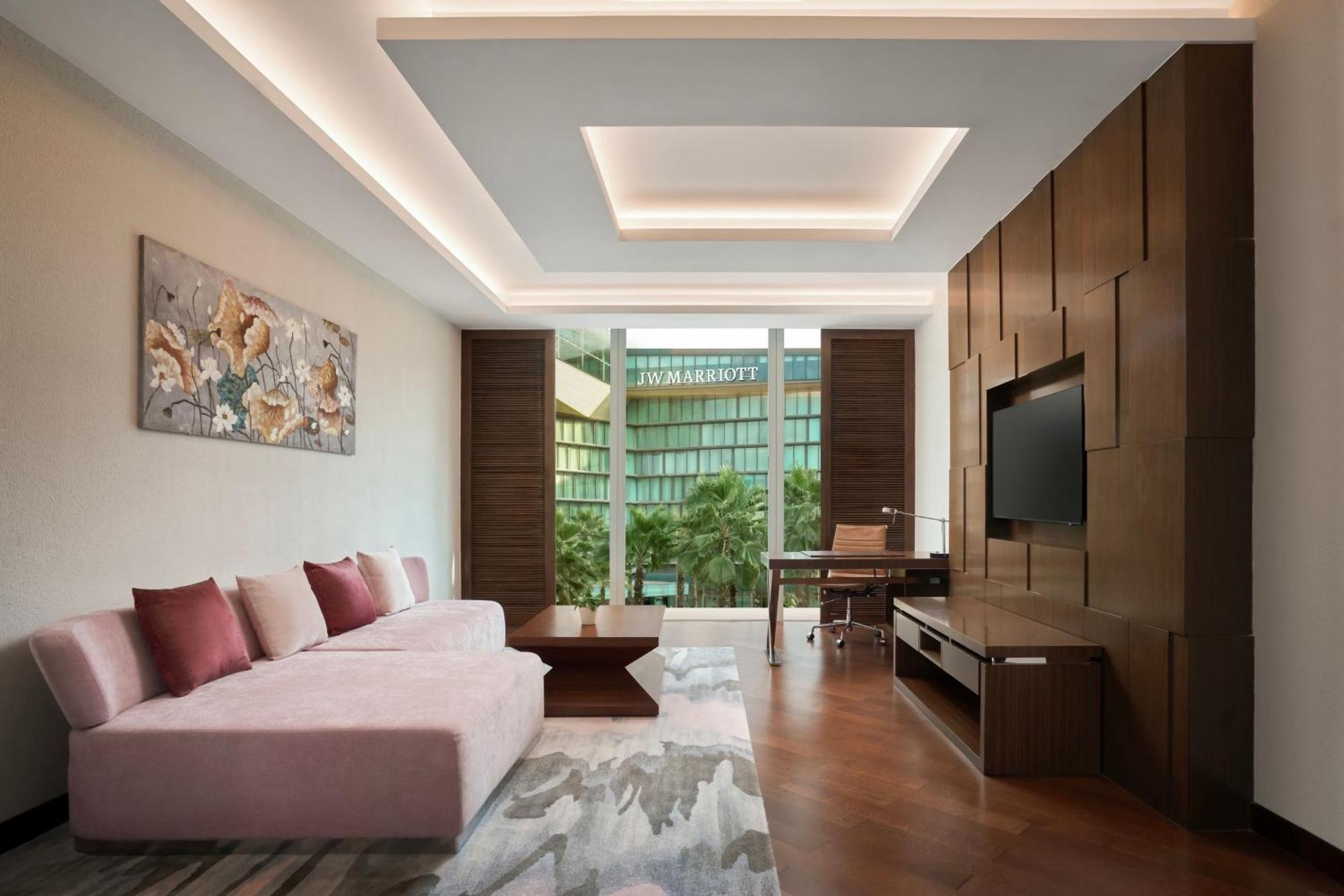 Family Suite Executive Lounge Access