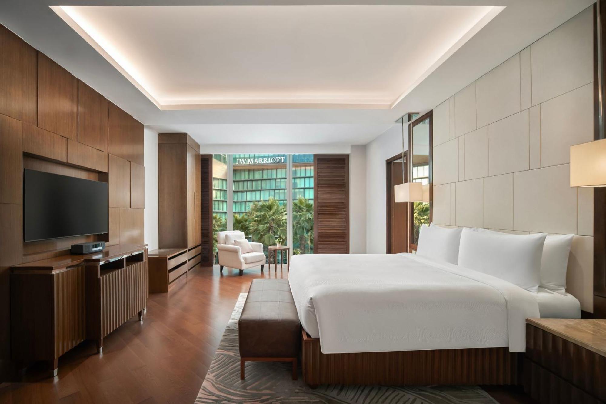 Family Suite Executive Lounge Access