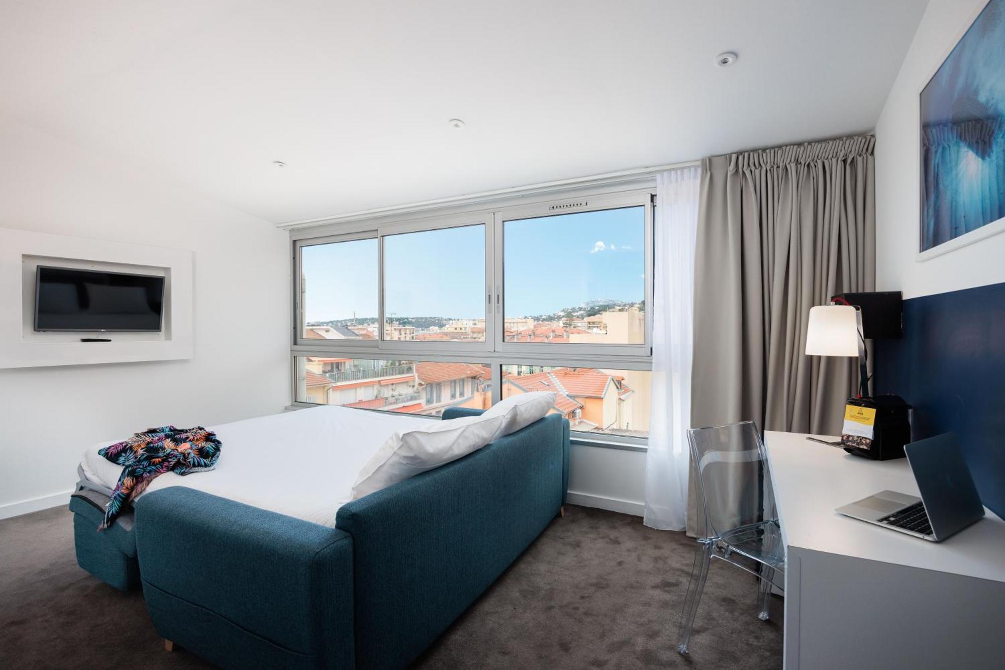Standard Family Suite,1565151190:JPEG