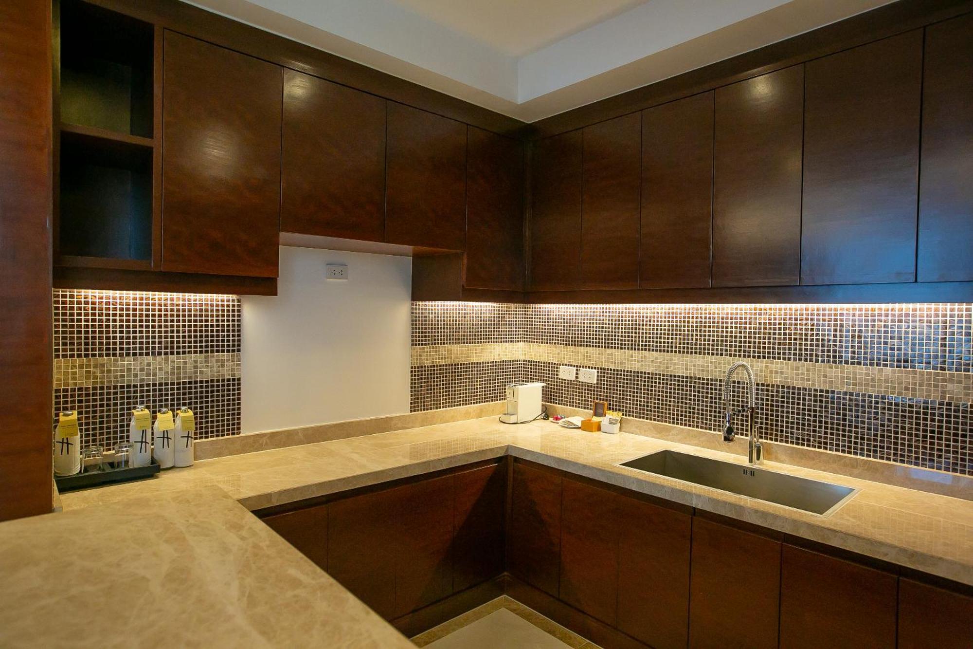 Lumpini Suite