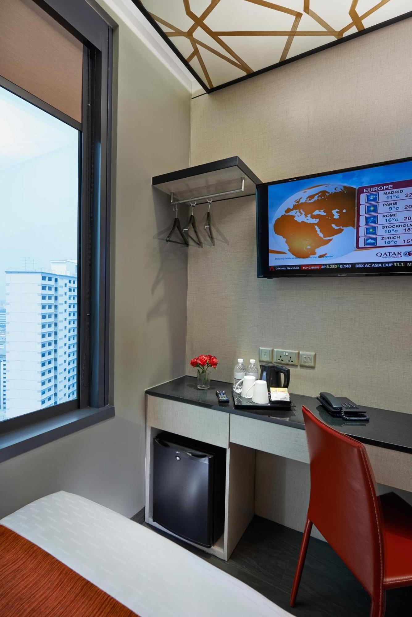 Superior Twin Room City View Set
