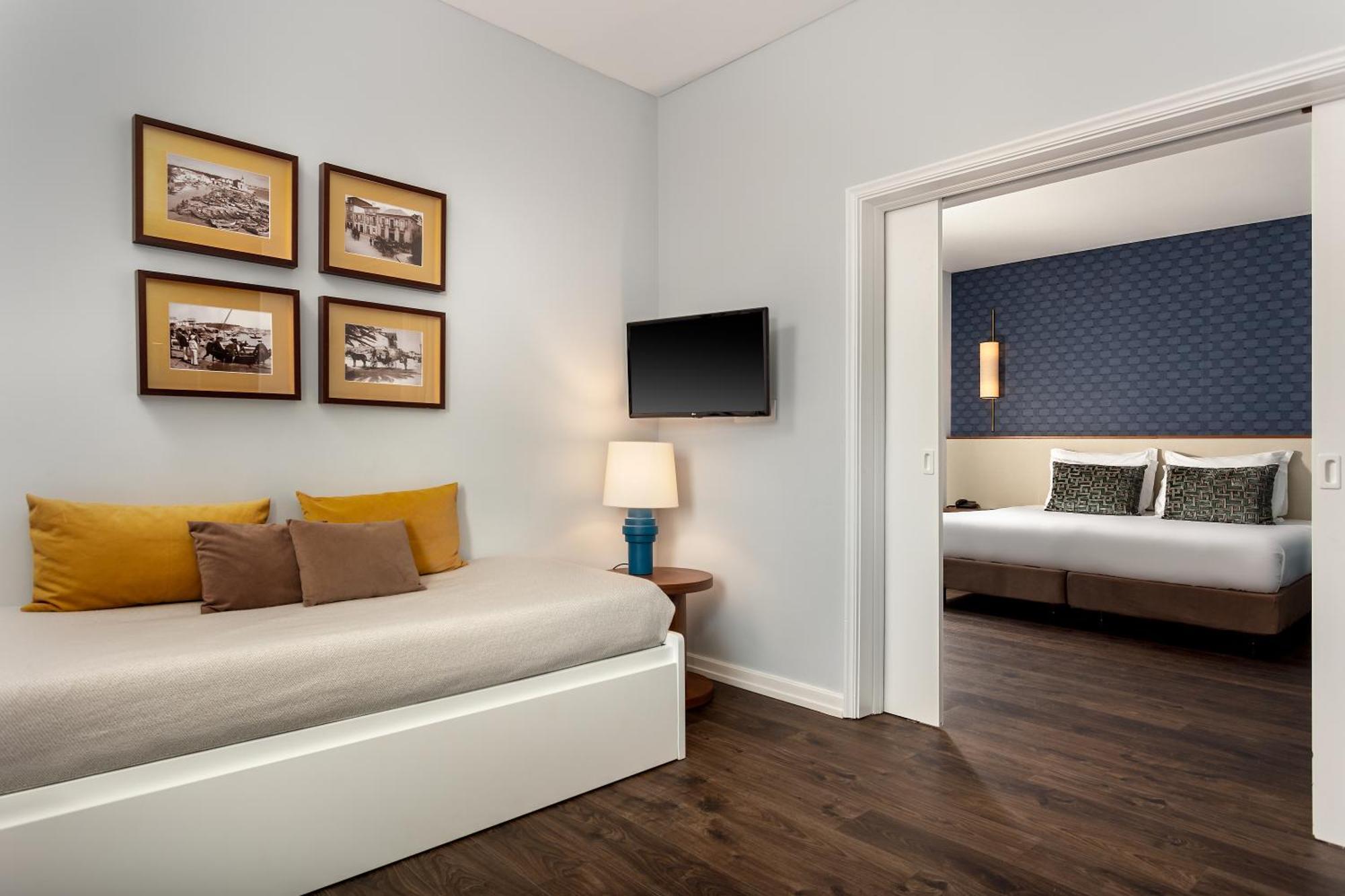 Standard Family Room,1572623258:JPEG