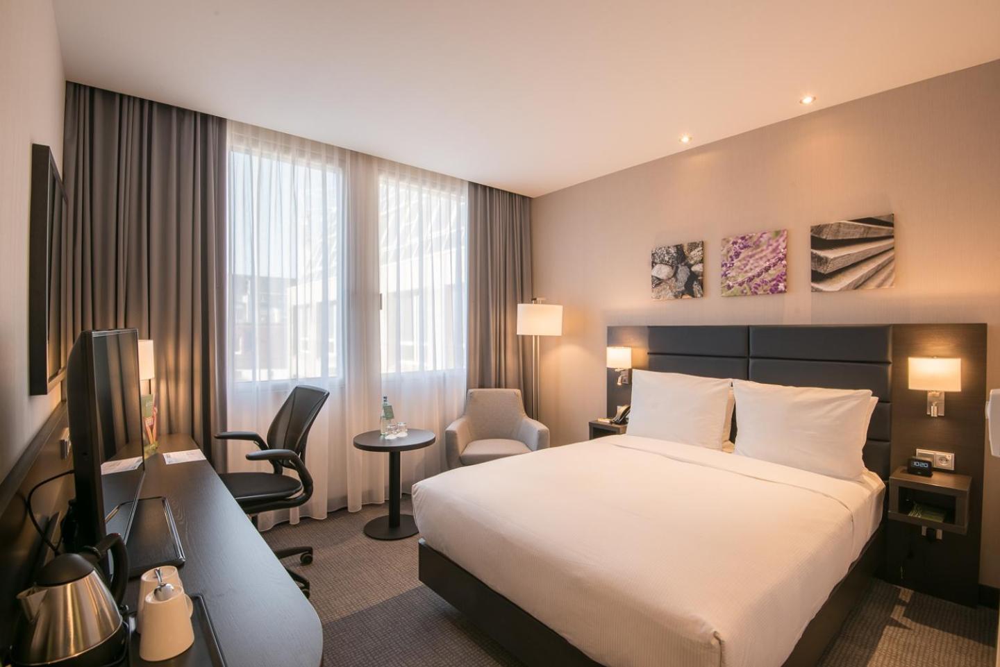 Junior Queen Suite - Disability Access,1552474045:JPEG