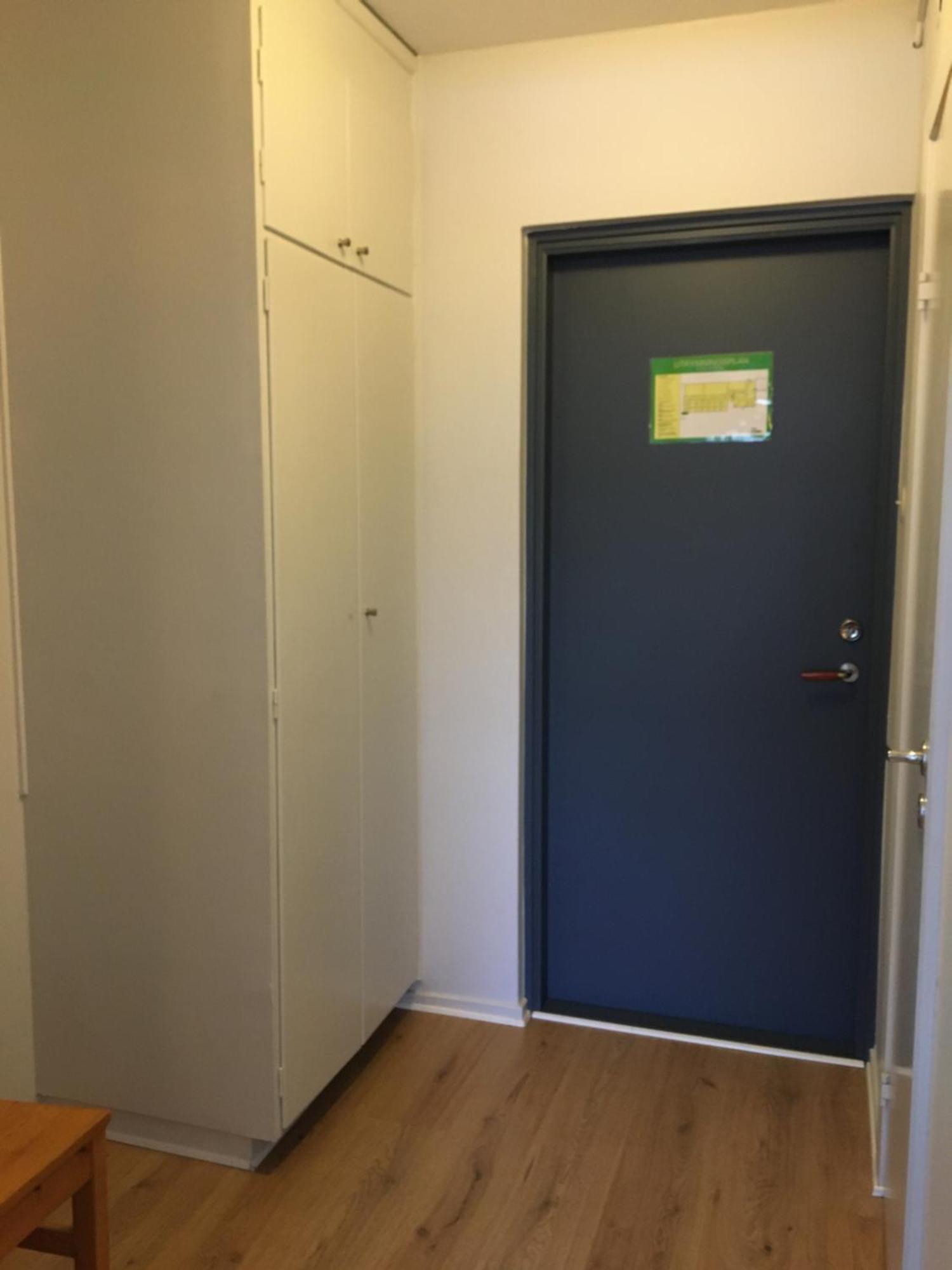 Apartment with Shower,1580061995:JPEG