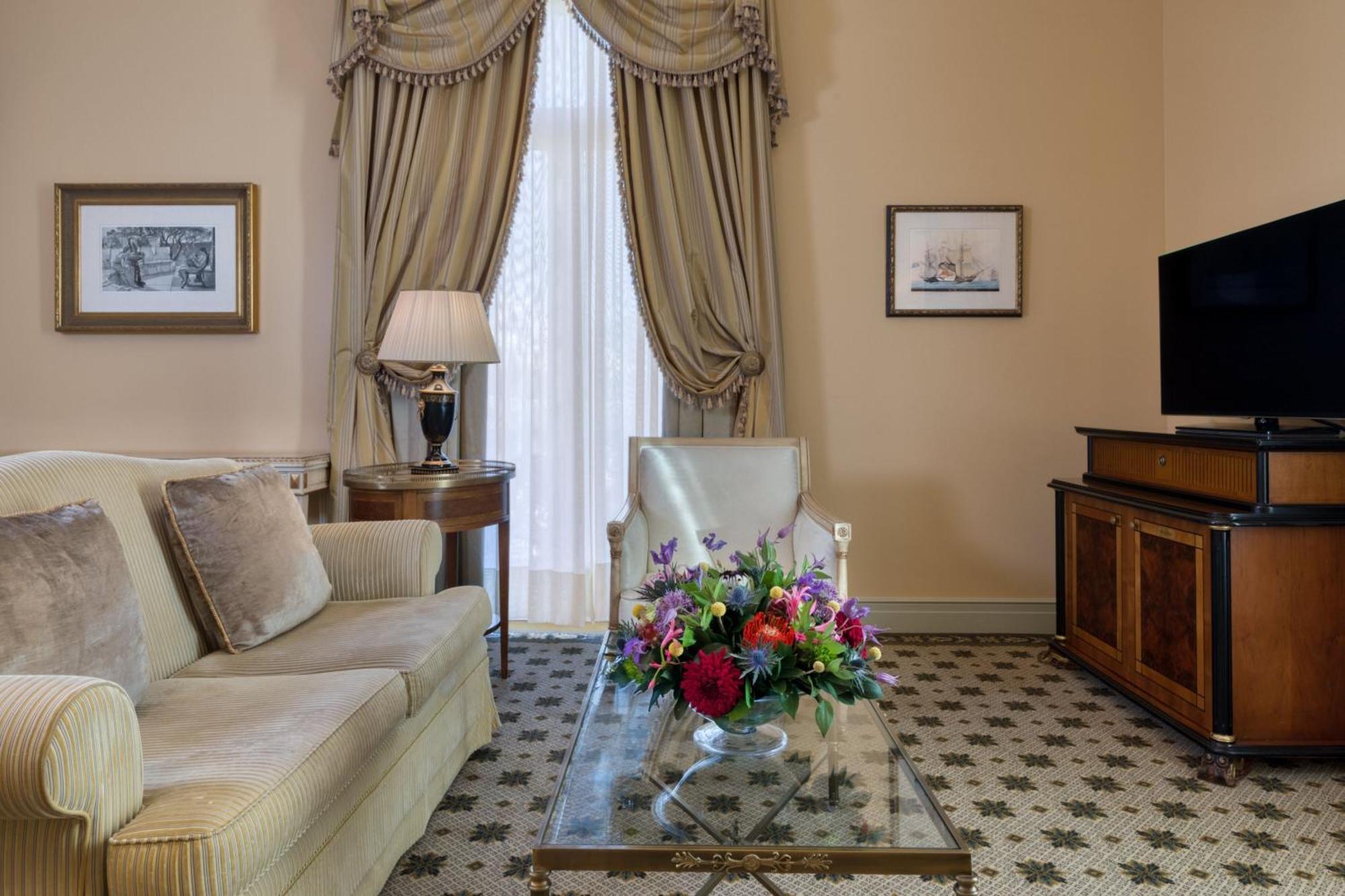 Grand Deluxe Suite 2 Bedroom Suite City view