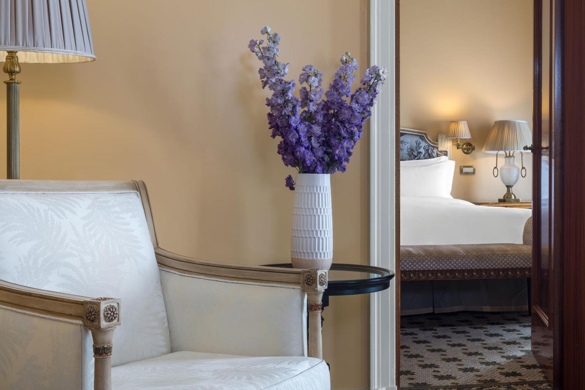 Executive Acropolis Suite 1 Bedroom Suite 1 King City view