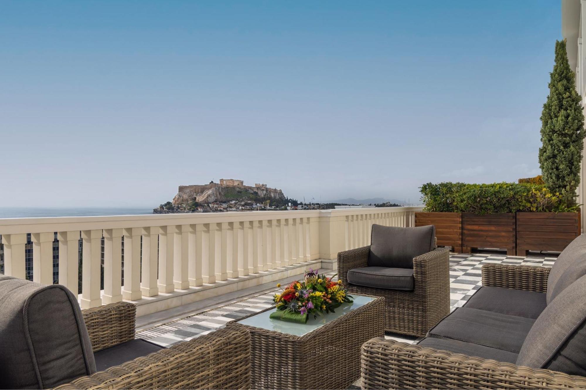 Executive Acropolis Suite 1 Bedroom Suite 1 King City view