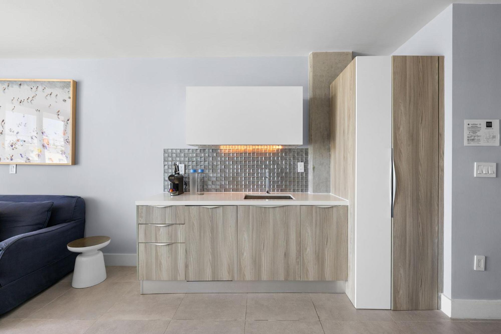 Signature King One Bedroom Suite Kitchenette Balcony