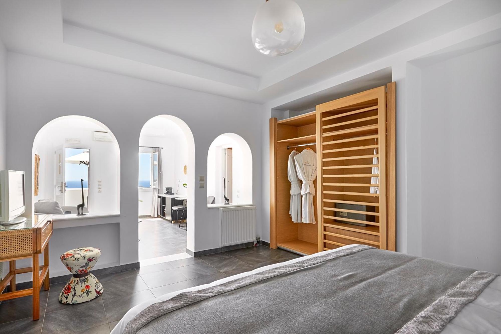 Grand Suite with Caldera View,1584446992:JPEG