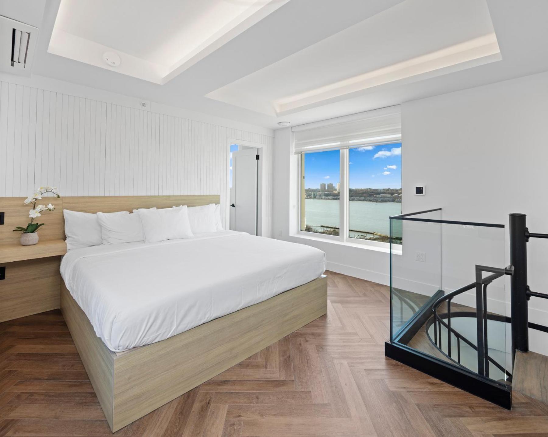 River View Penthouse Suite Balcony