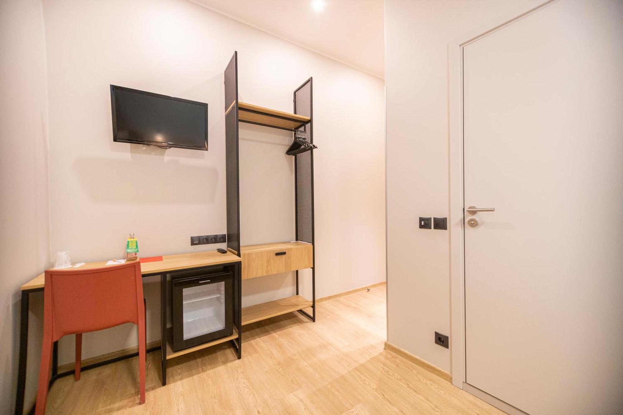 Small Double or Twin Room,1588036442:JPEG