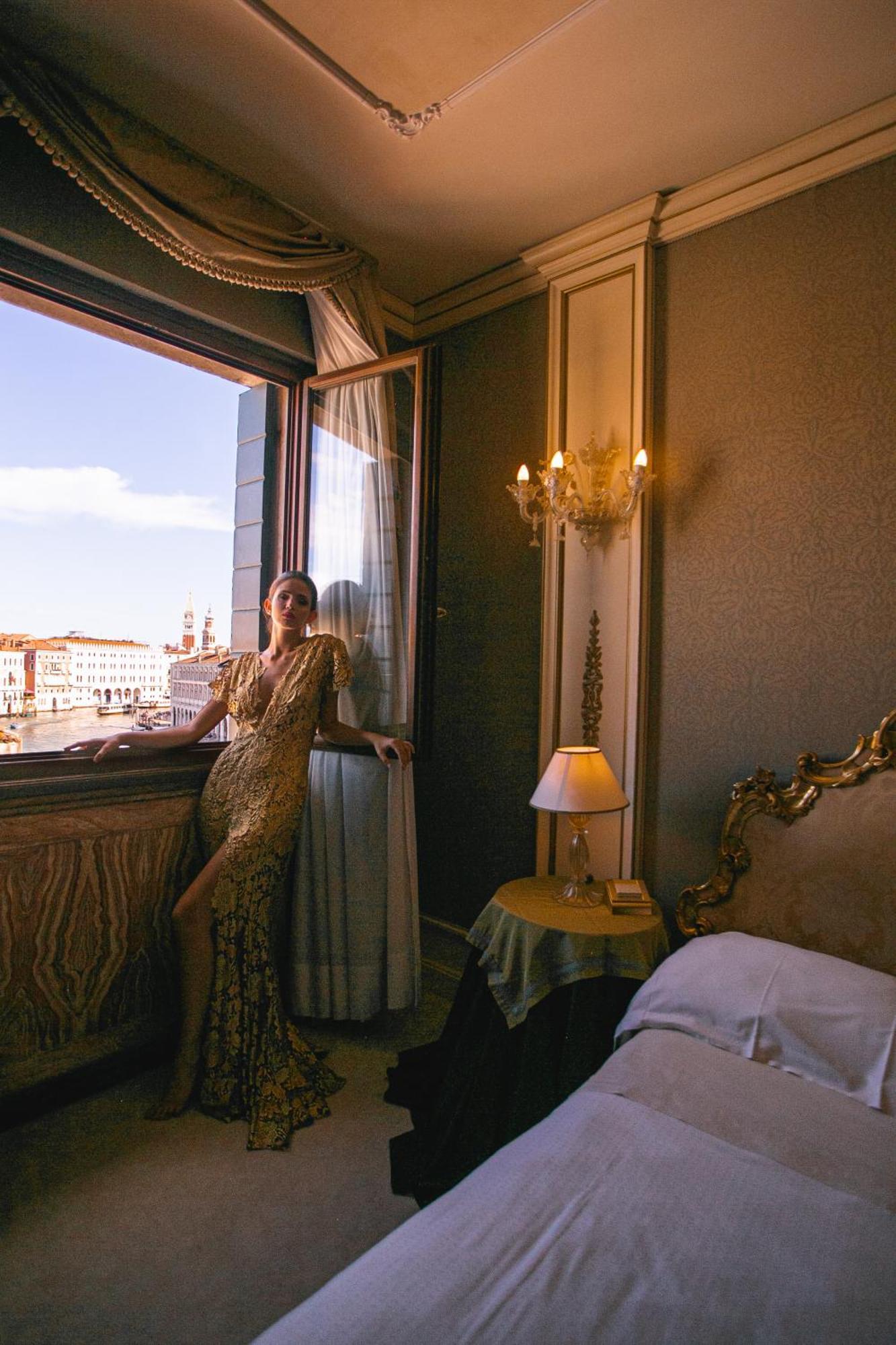 Suite Deluxe med delvis utsikt over Canal Grande