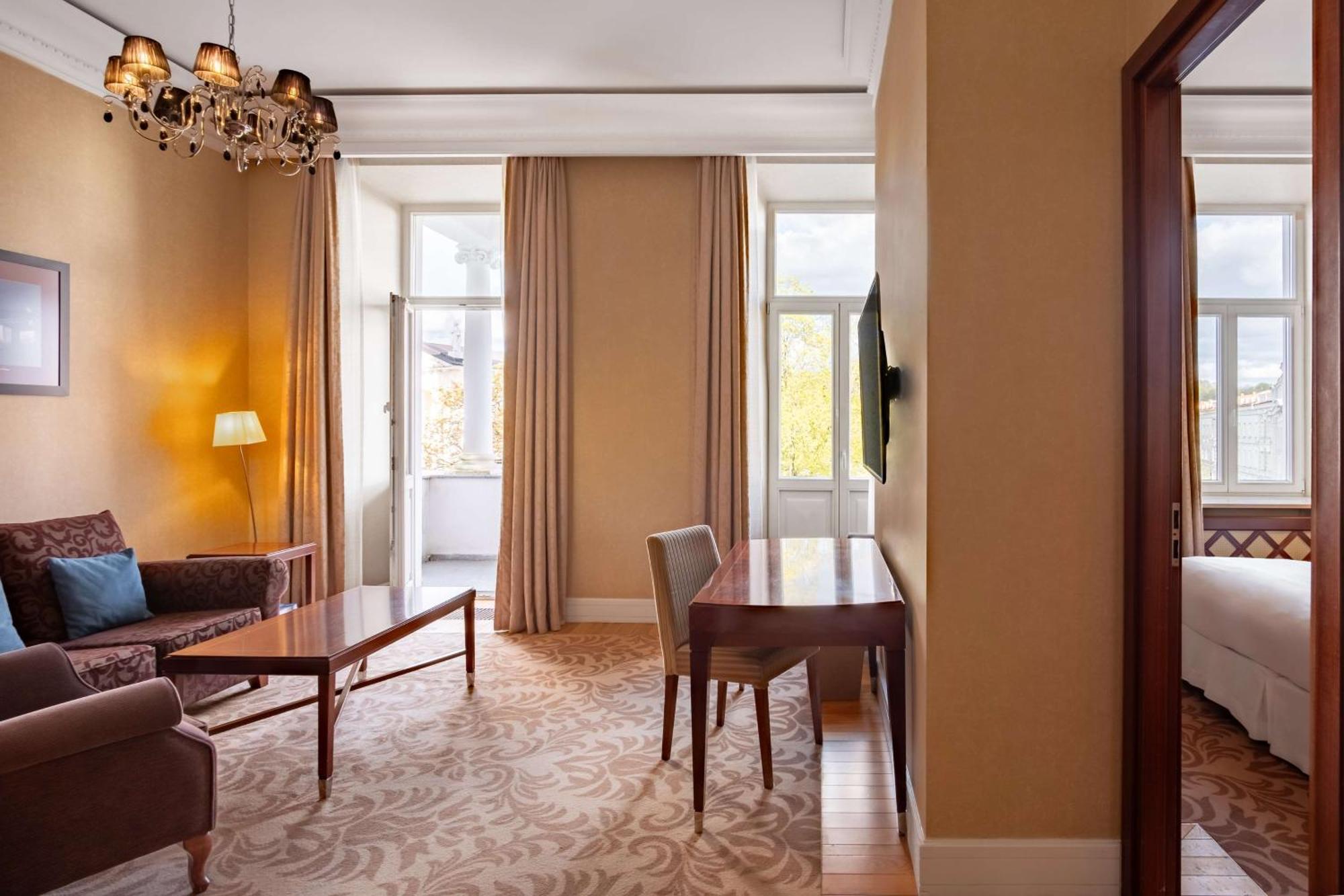 One-Bedroom King Suite Balcony,1588133050:JPEG