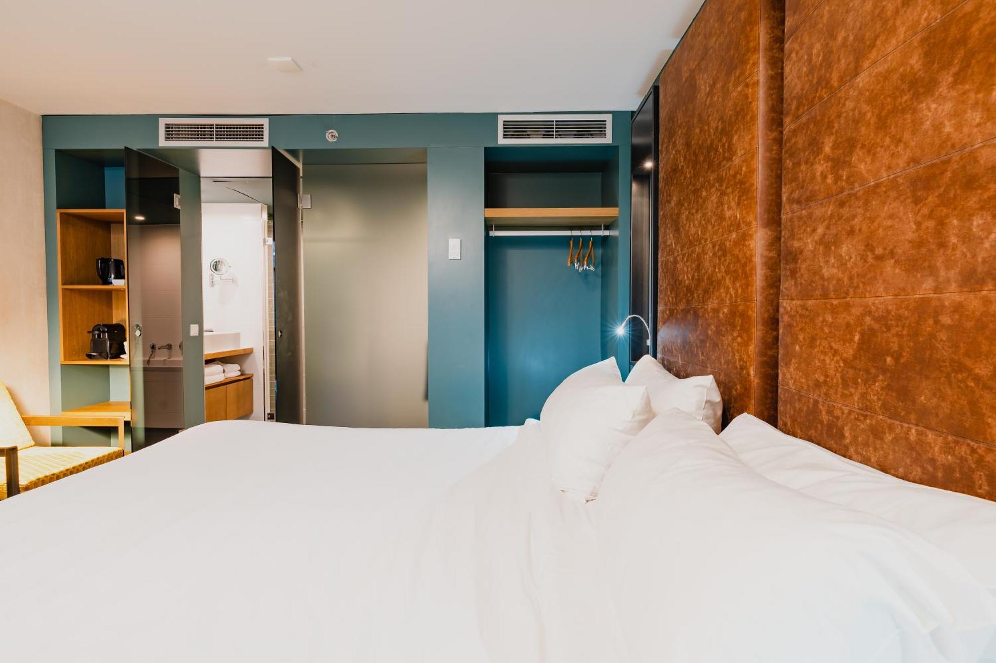 Indoor Double or Twin Room Atrium view