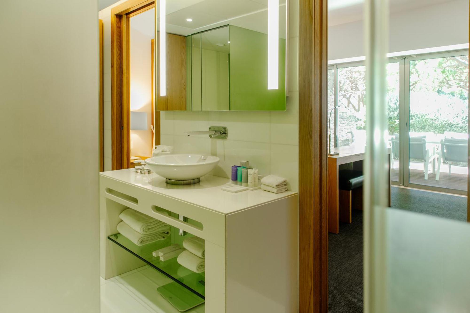 Suite Deluxe med hageutsikt