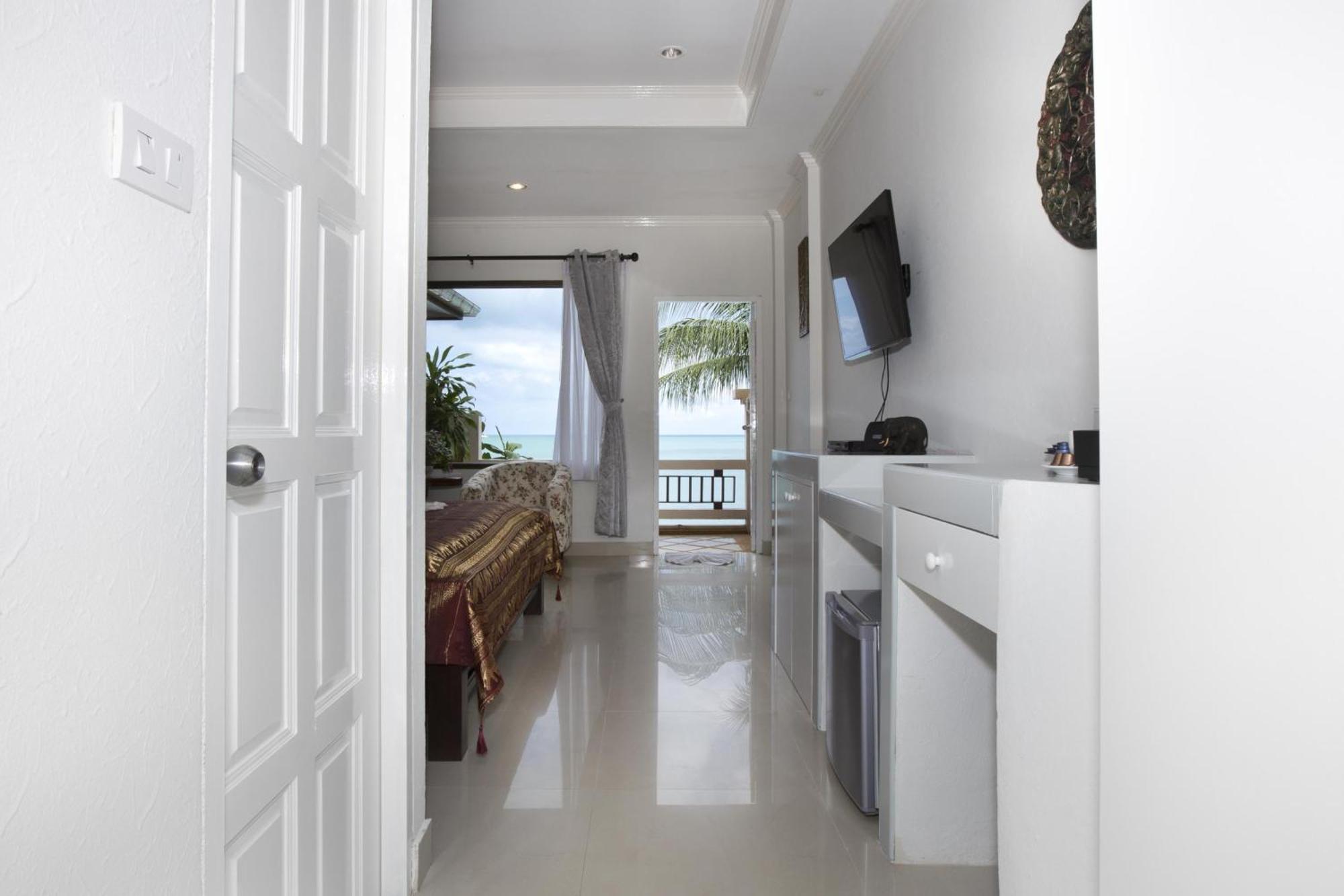 Beachfront Double Room Balcony