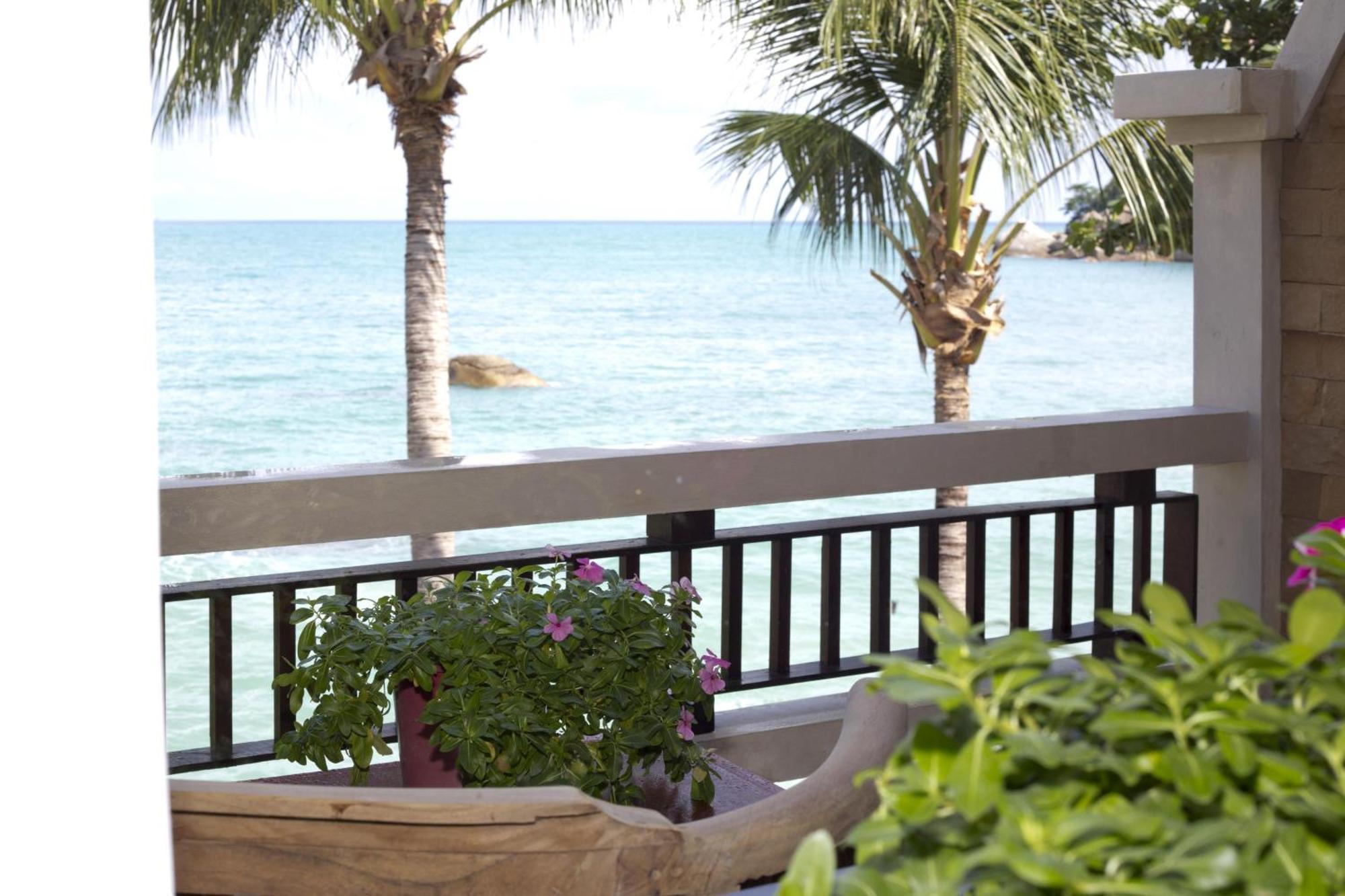 Beachfront Double Room Balcony