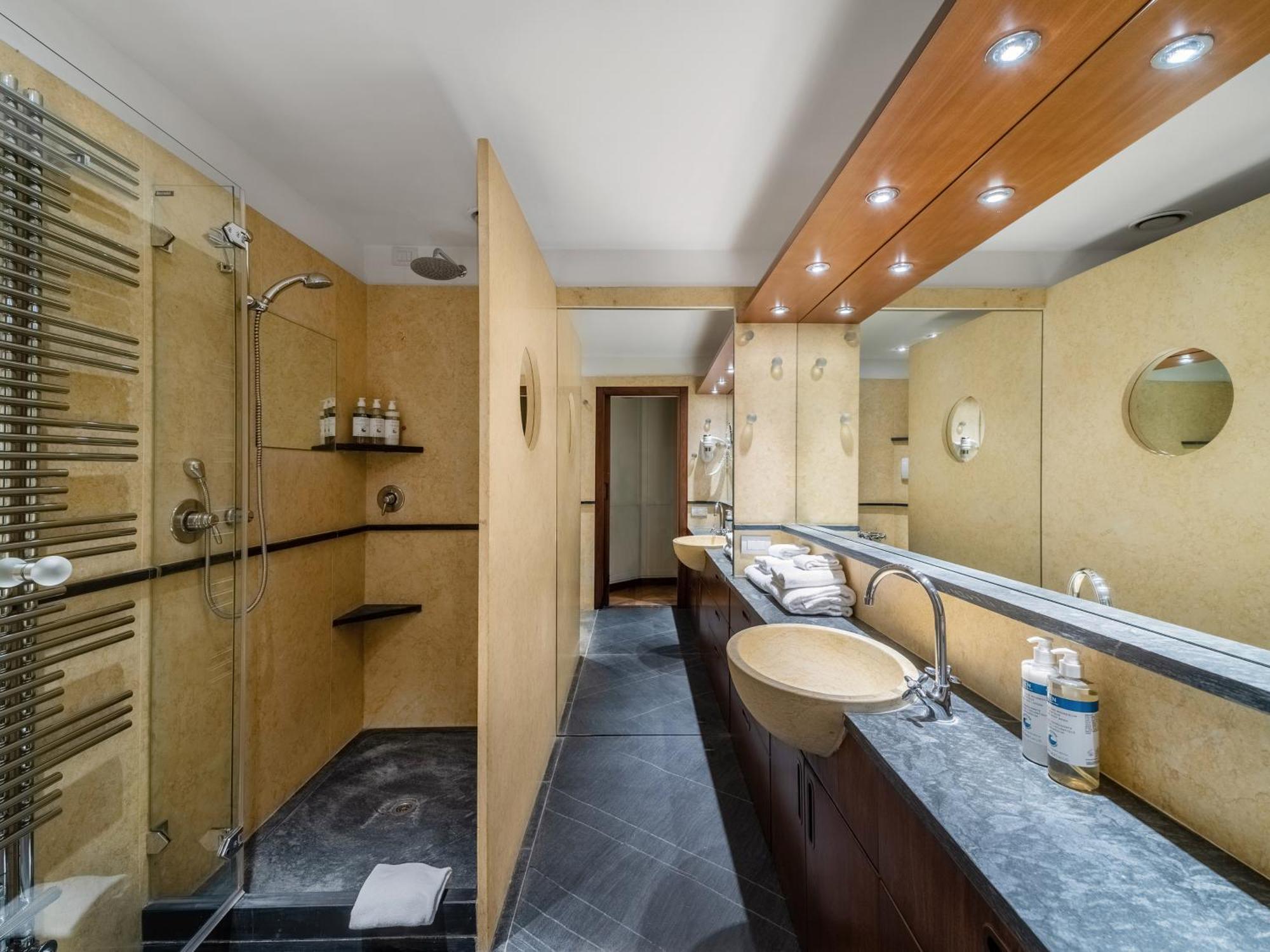 Extra Large Studio Kitchen Balcony