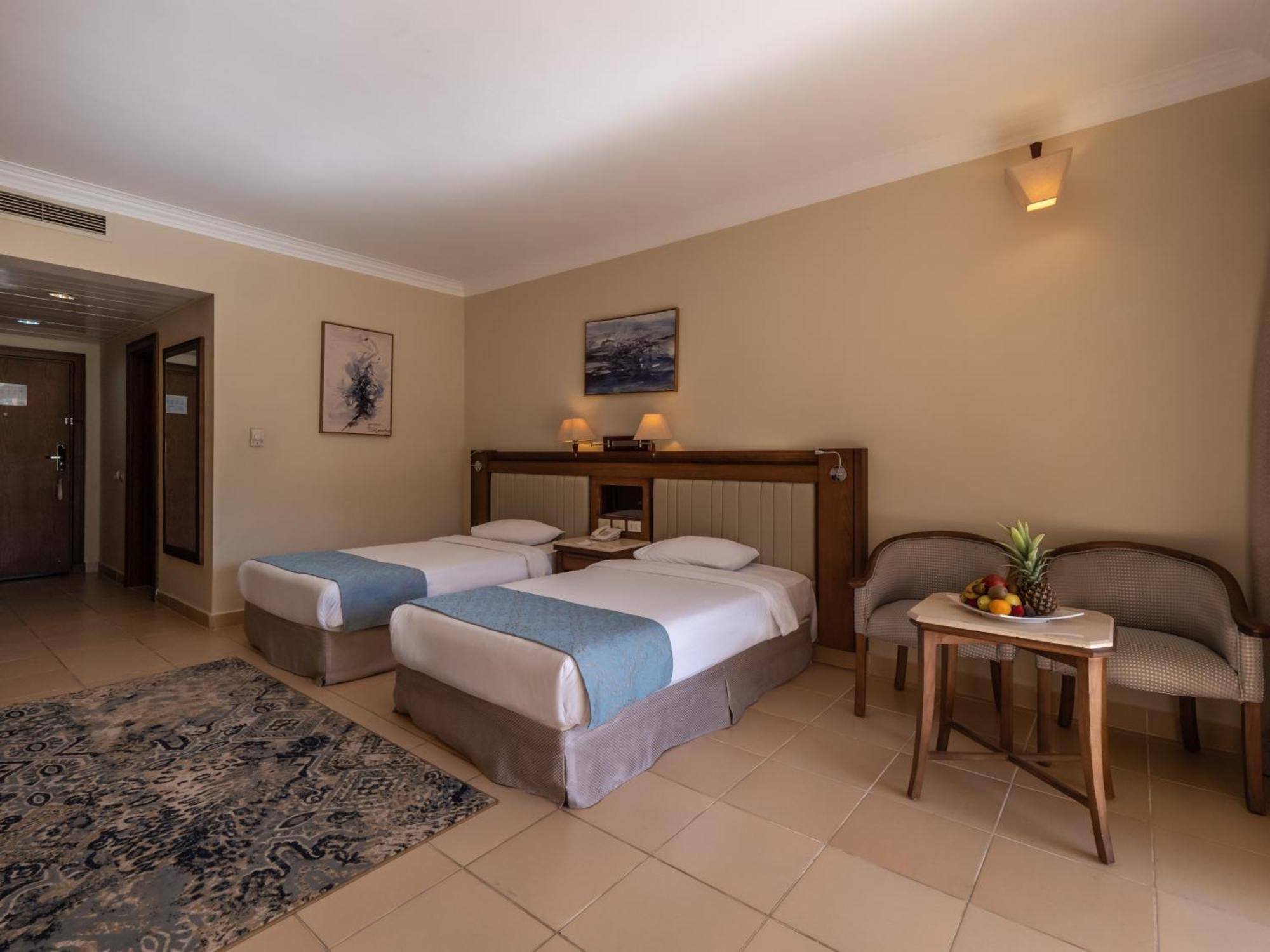 Deluxe Triple Room Side Sea View
