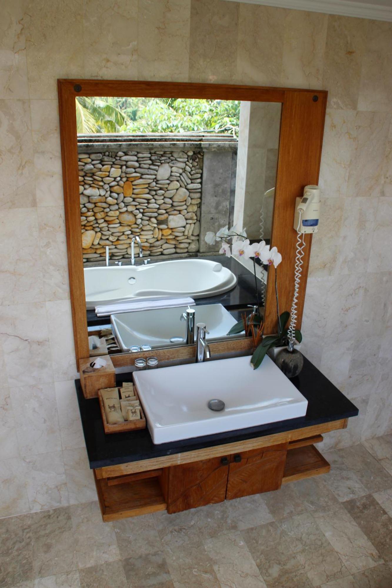 Duplex Suite Welcome Massage Afternoon Tea