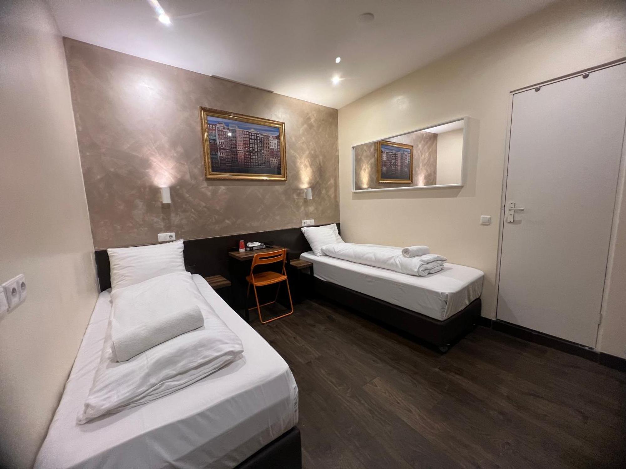 Twin Room Private Bathroom