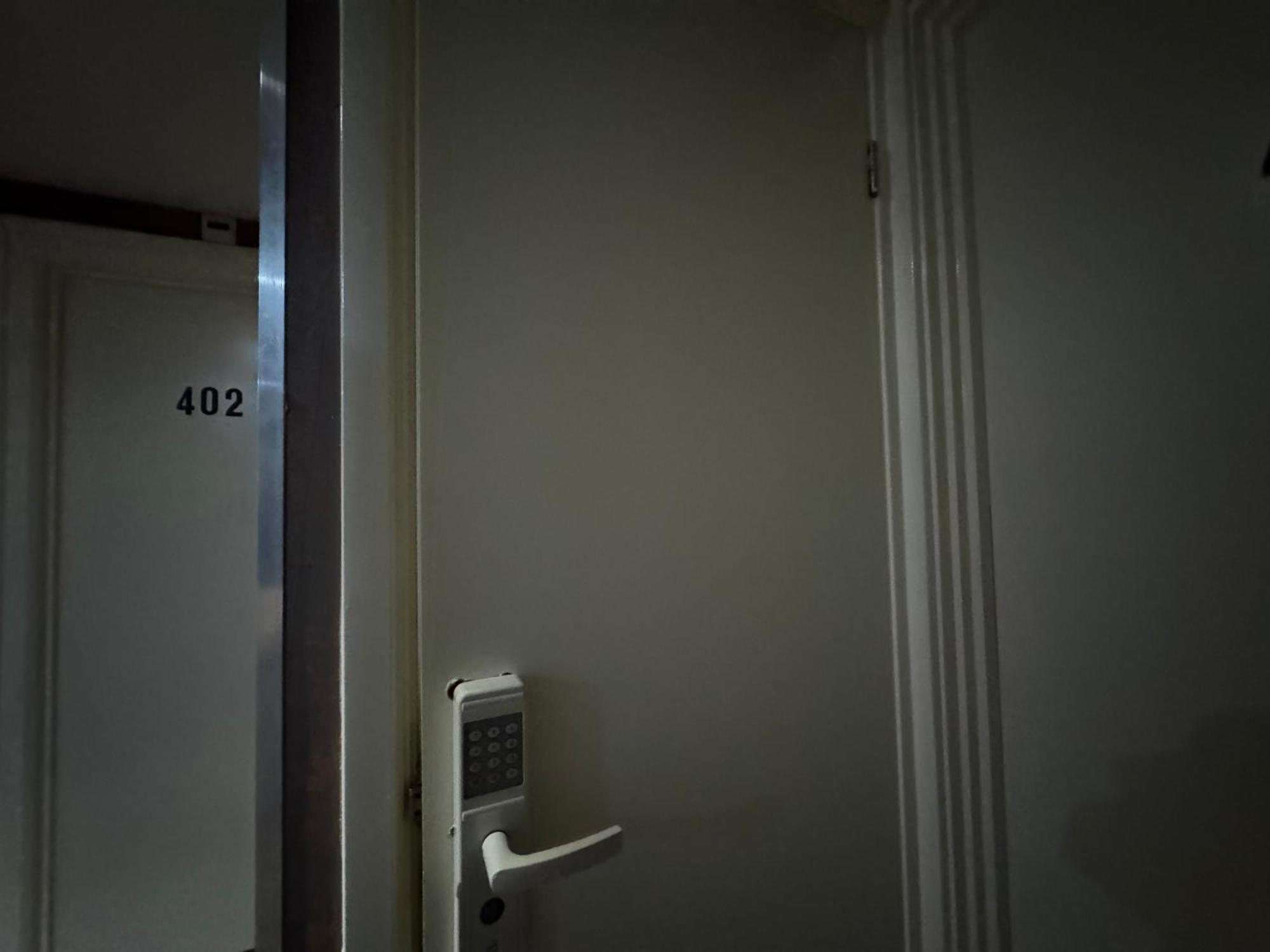 Single Room Private External Bathroom