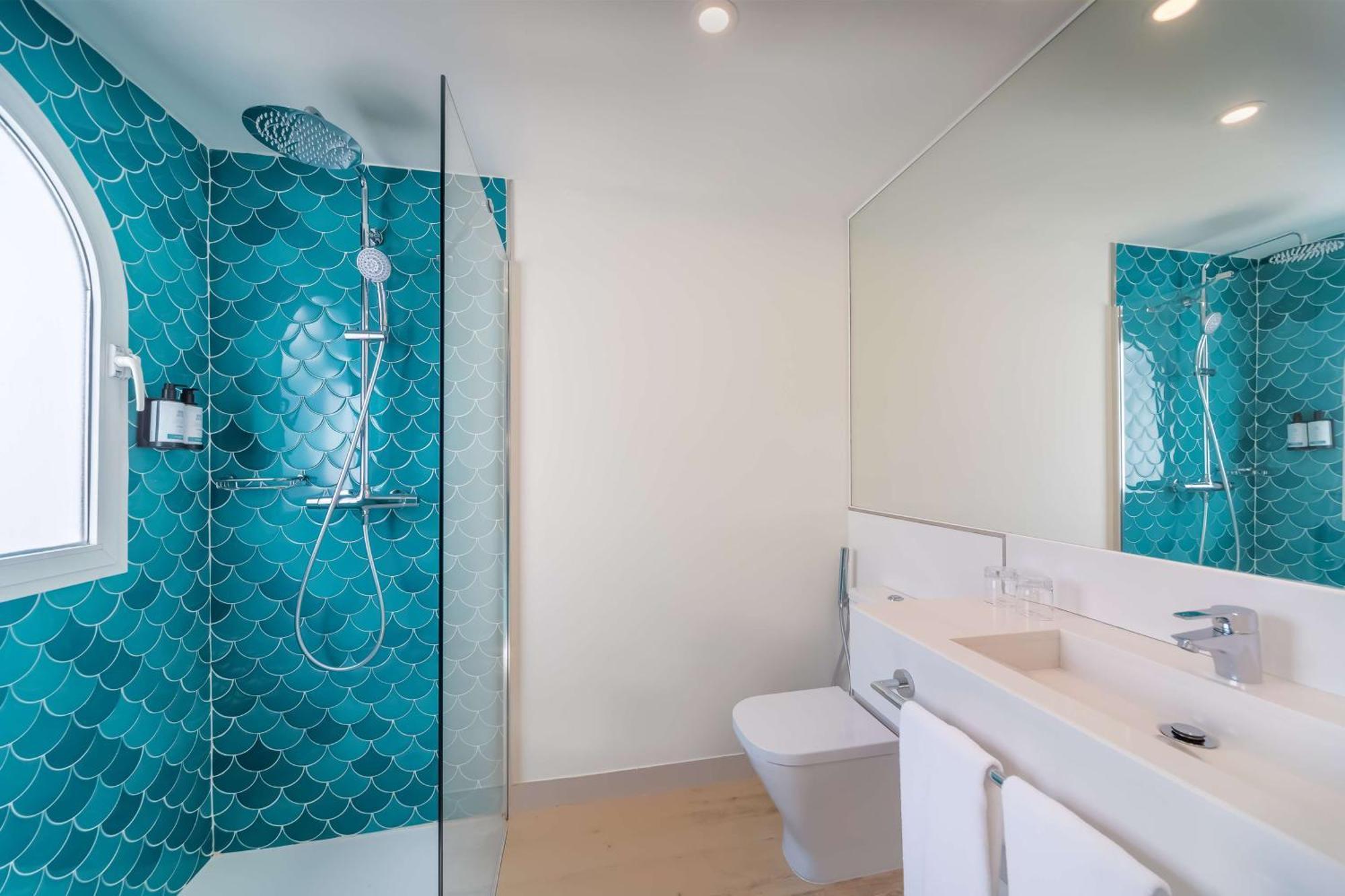 Superior Room,1589631257:JPEG