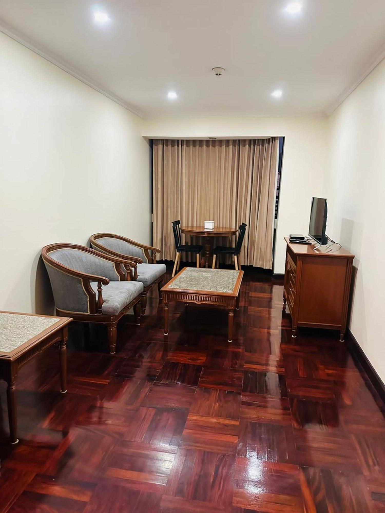 Deluxe King Suite,1589764735:JPEG