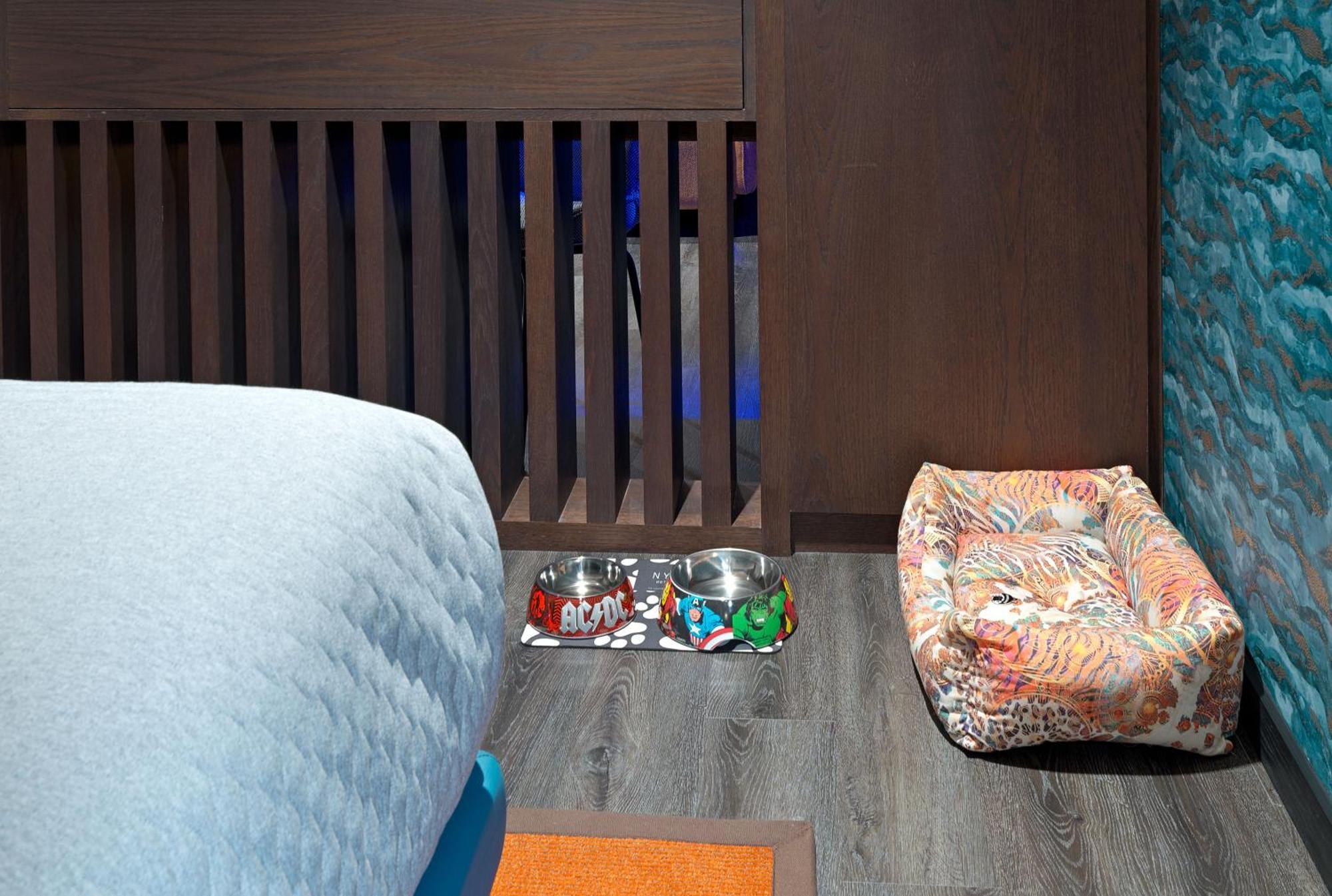 NYX Executive Suite Lounge Access