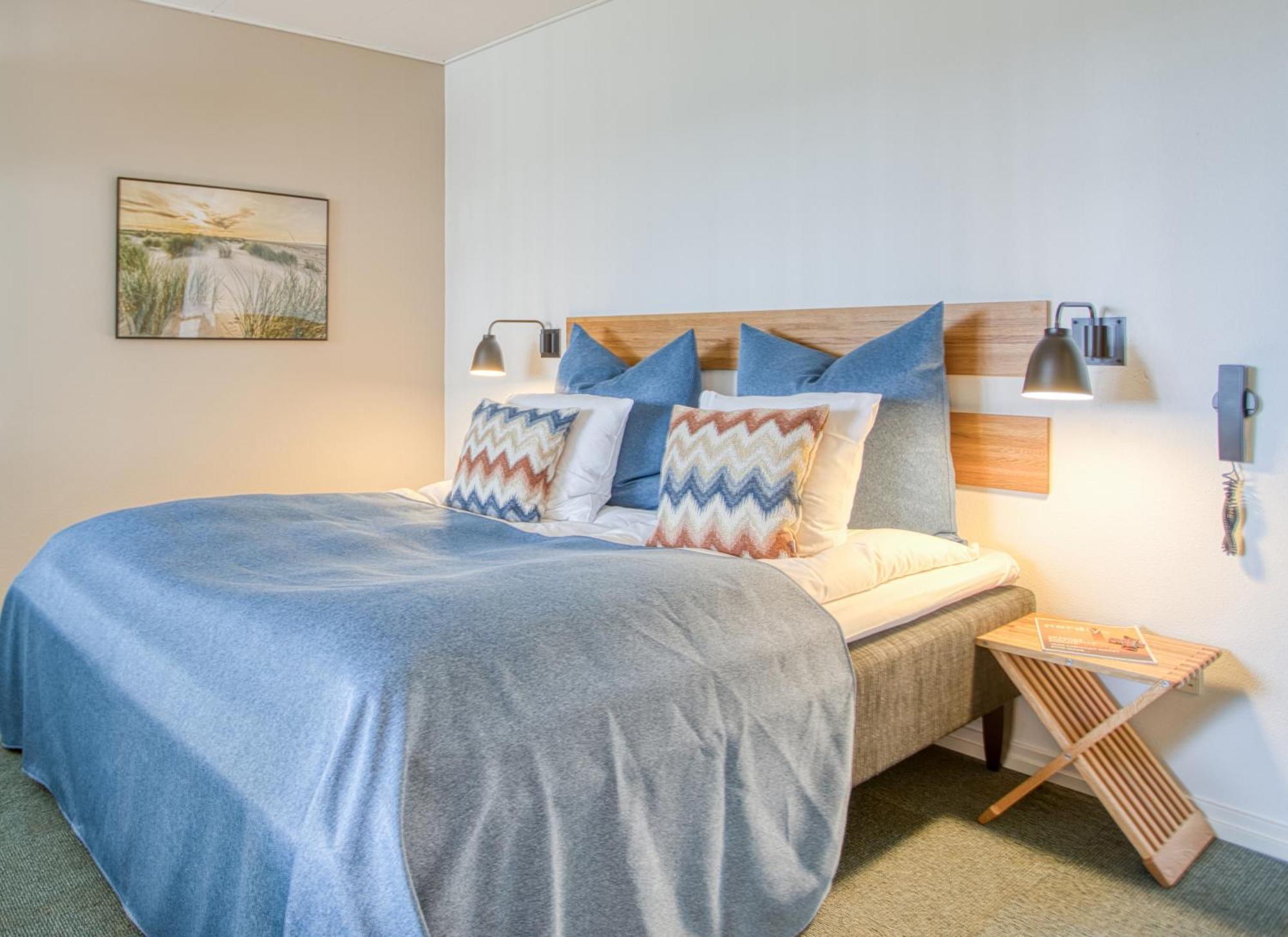 Suite with Spa Bath,1590339429:JPEG