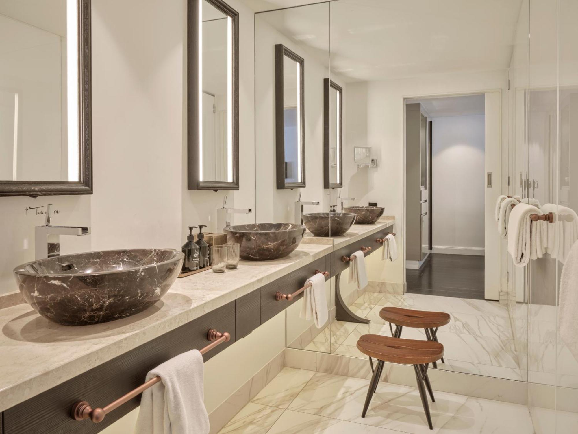 Nikolai Supreme,1590391552:JPEG