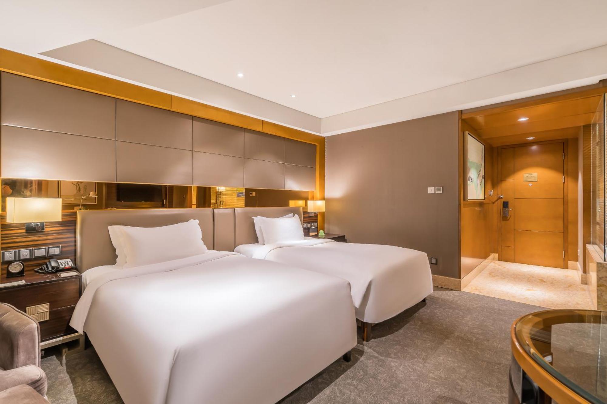 Tomannsrom Business