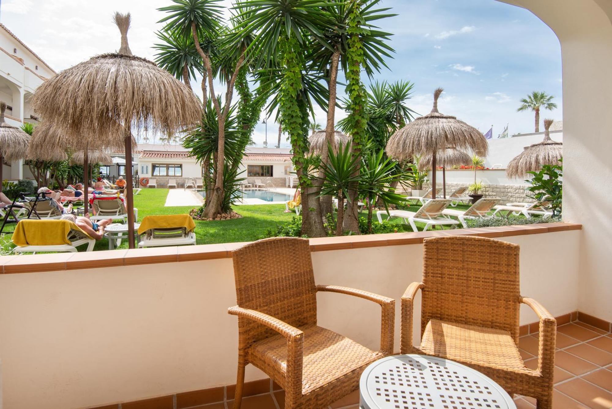 Twin Room Terrace Pool View