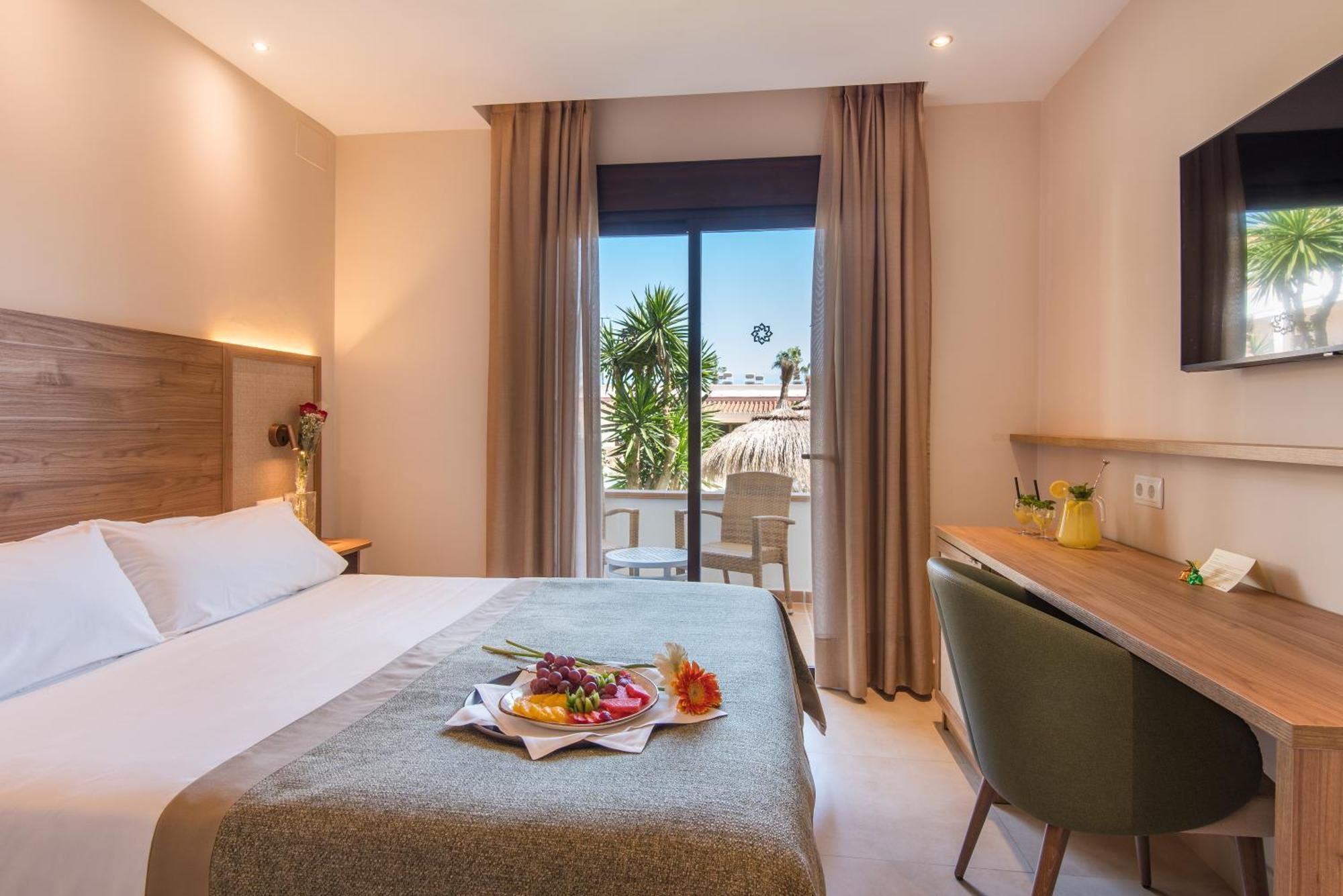 Single Room Terrace Poolview
