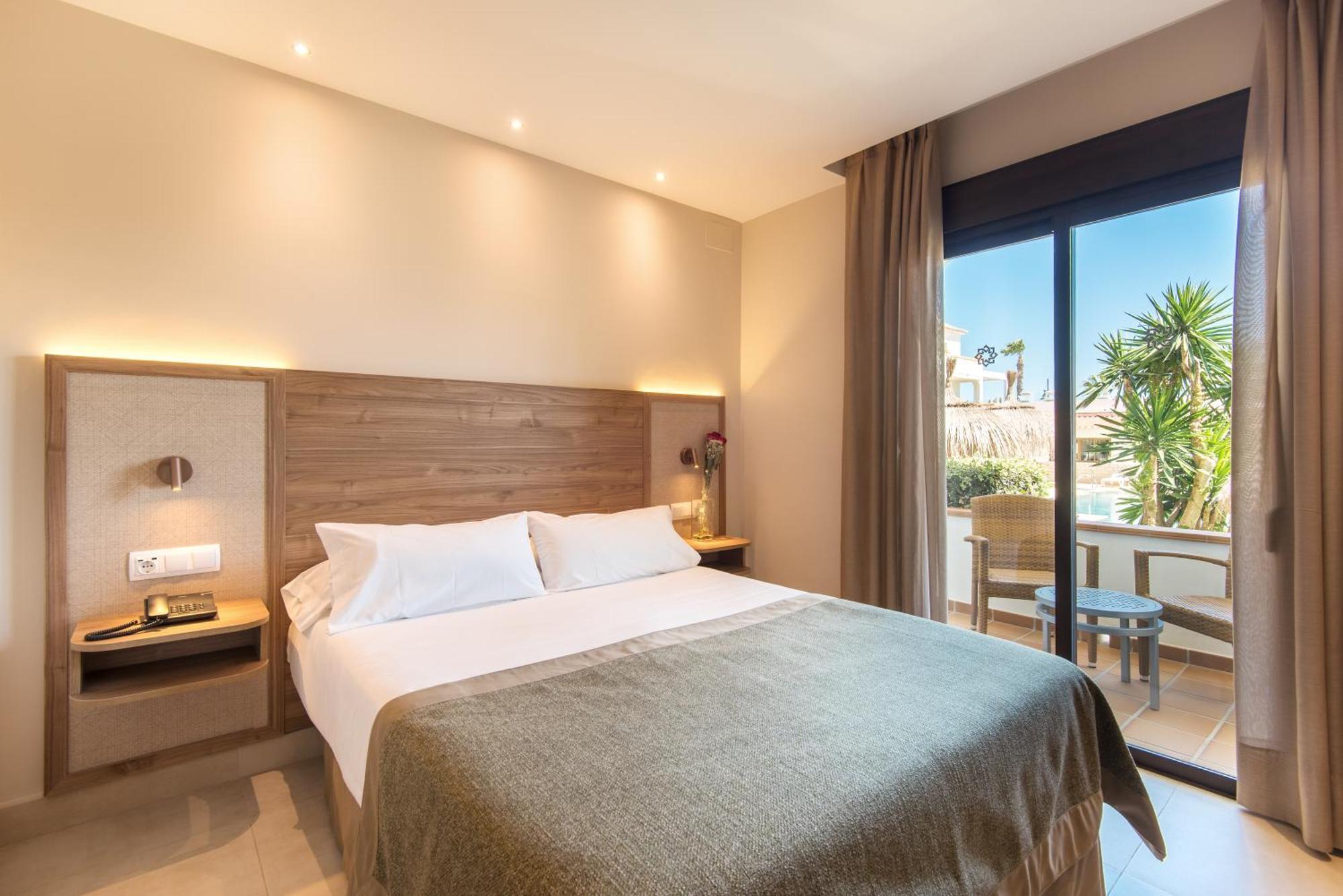 Single Room Terrace Poolview