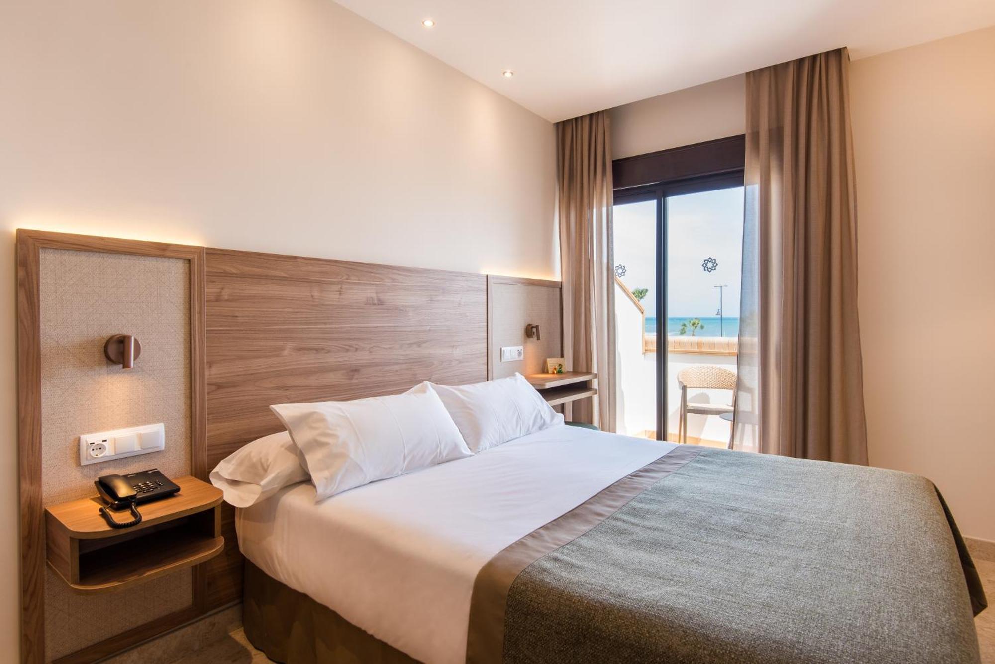 Standard Single Room Side Sea View